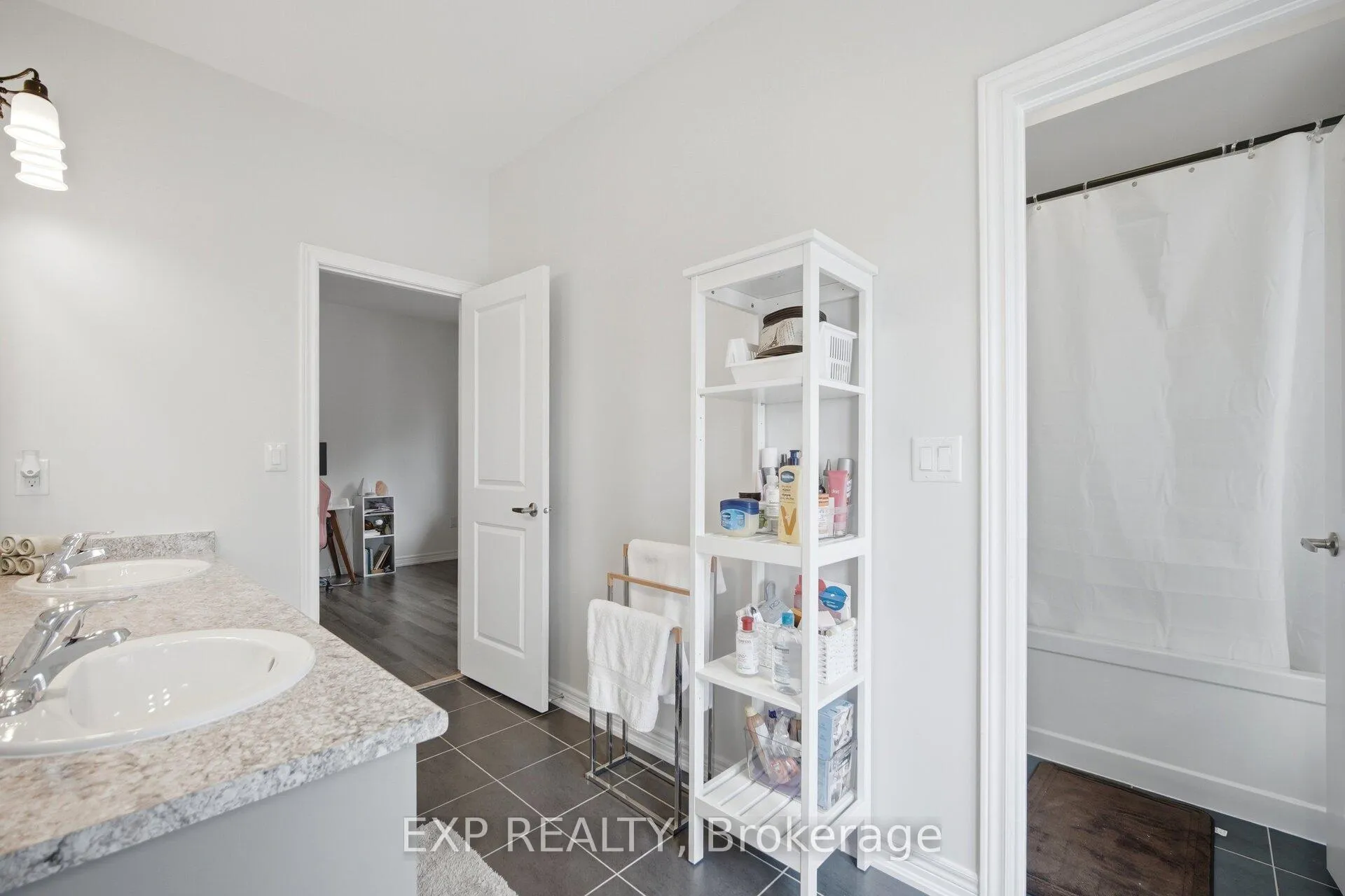 Photo 30 of 13 Arksey Street, Whitby, Rural Whitby — HOMEH