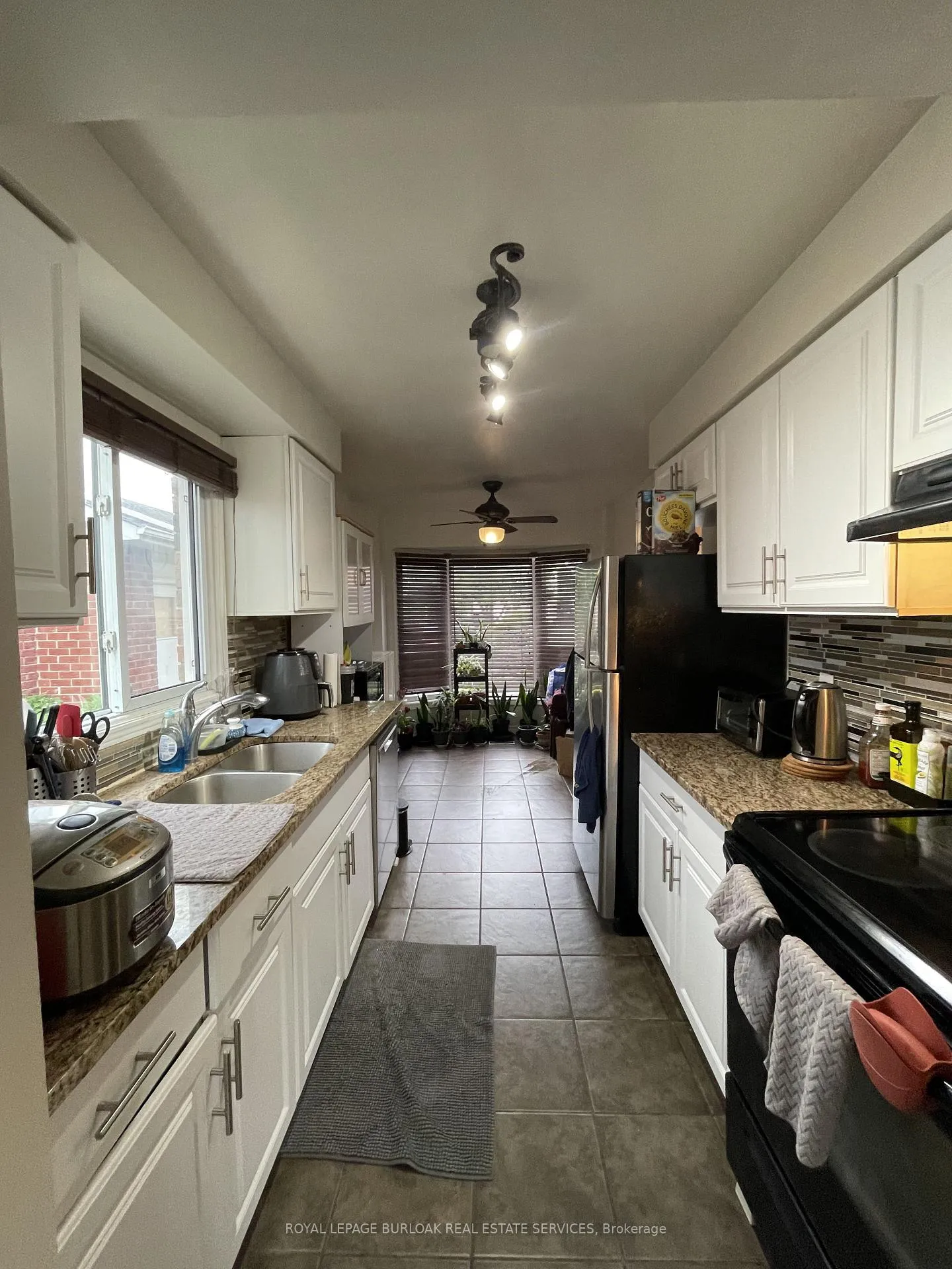 Photo 6 of 2140 Clipper Crescent, Burlington, Headon — HOMEH