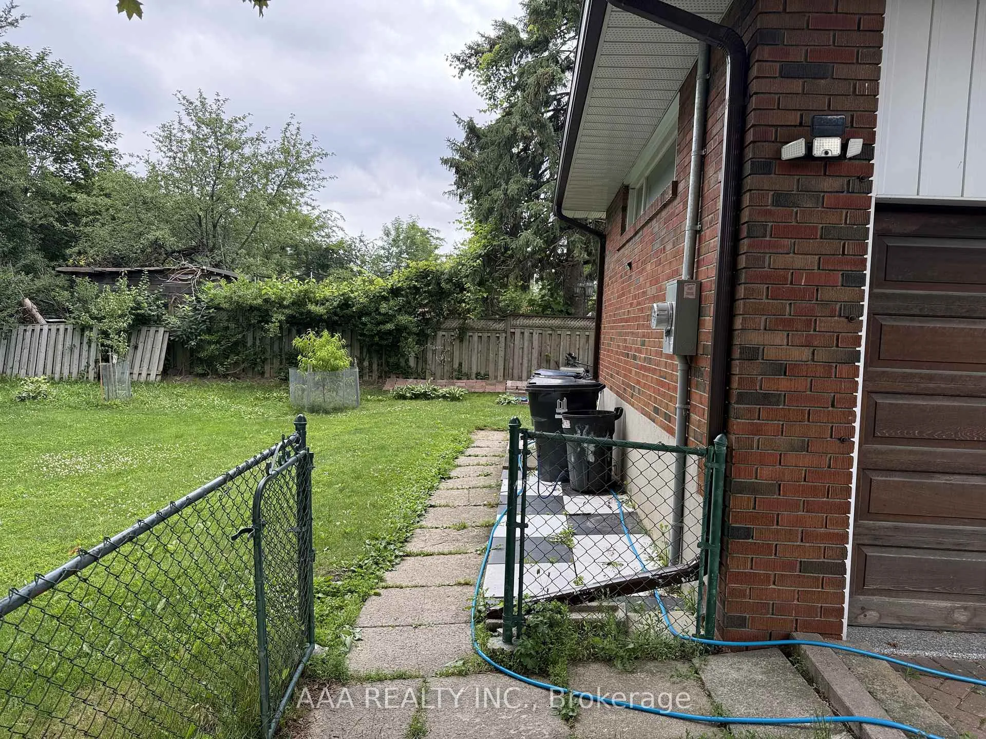 Photo 3 of Unit 1 (Lower Level), 27 Kingsview Boulevard, Etobicoke, Kingsview Village-The Westway — HOMEH