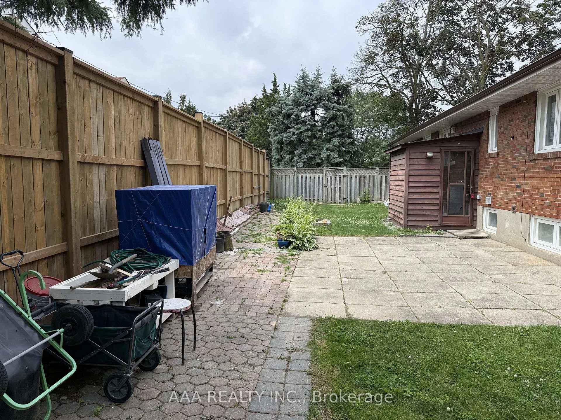 Photo 5 of Unit 1 (Lower Level), 27 Kingsview Boulevard, Etobicoke, Kingsview Village-The Westway — HOMEH