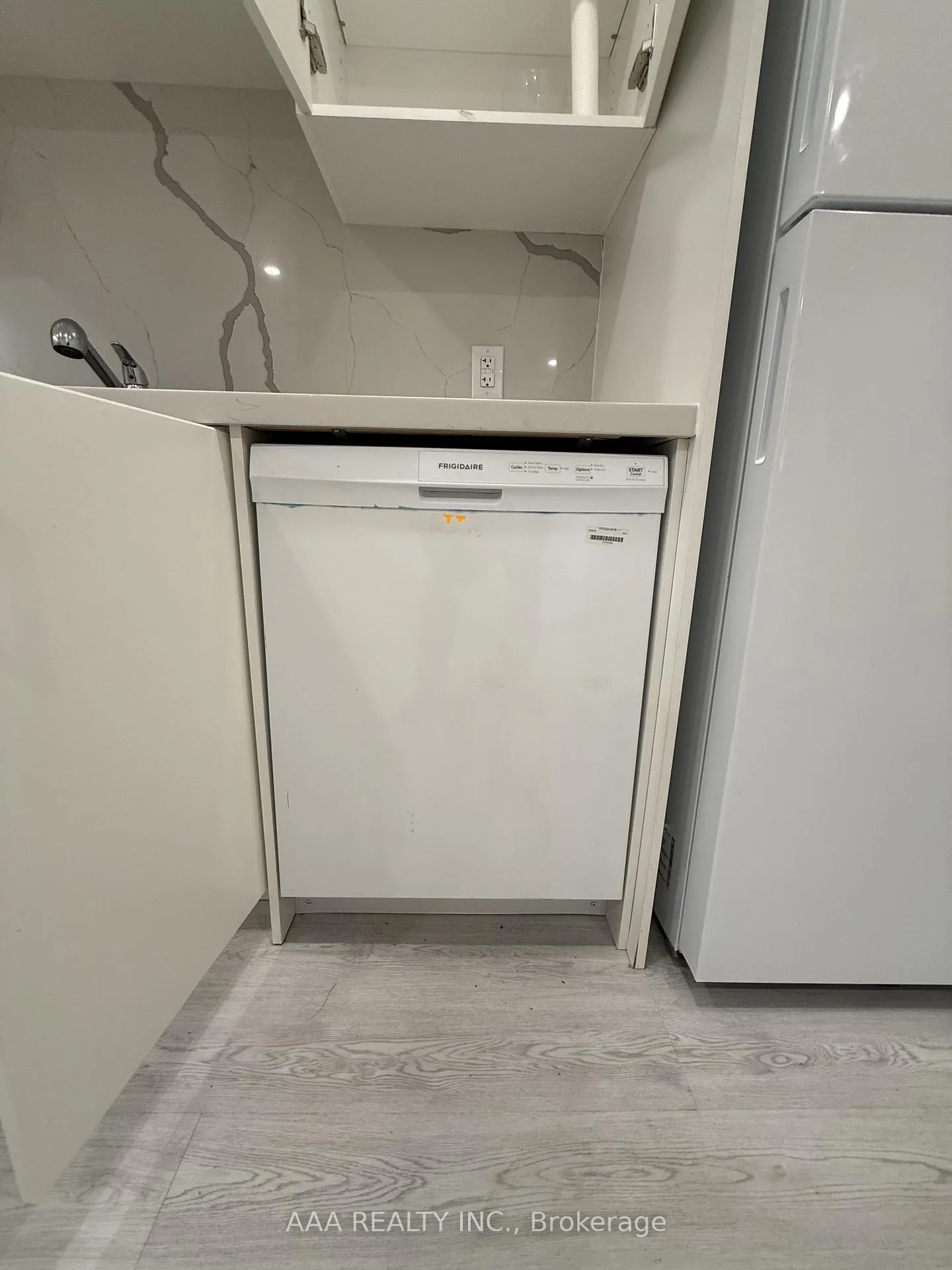 Photo 16 of Unit 1 (Lower Level), 27 Kingsview Boulevard, Etobicoke, Kingsview Village-The Westway — HOMEH