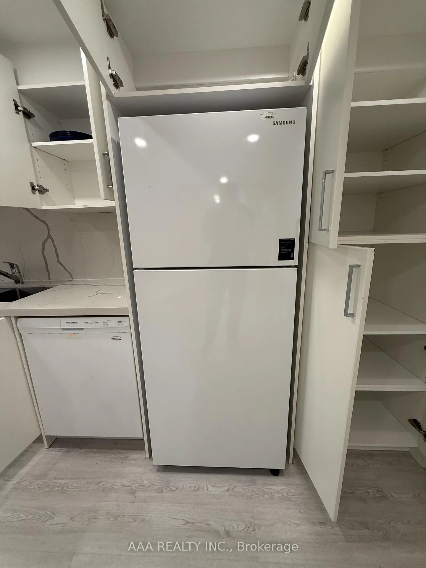 Photo 17 of Unit 1 (Lower Level), 27 Kingsview Boulevard, Etobicoke, Kingsview Village-The Westway — HOMEH