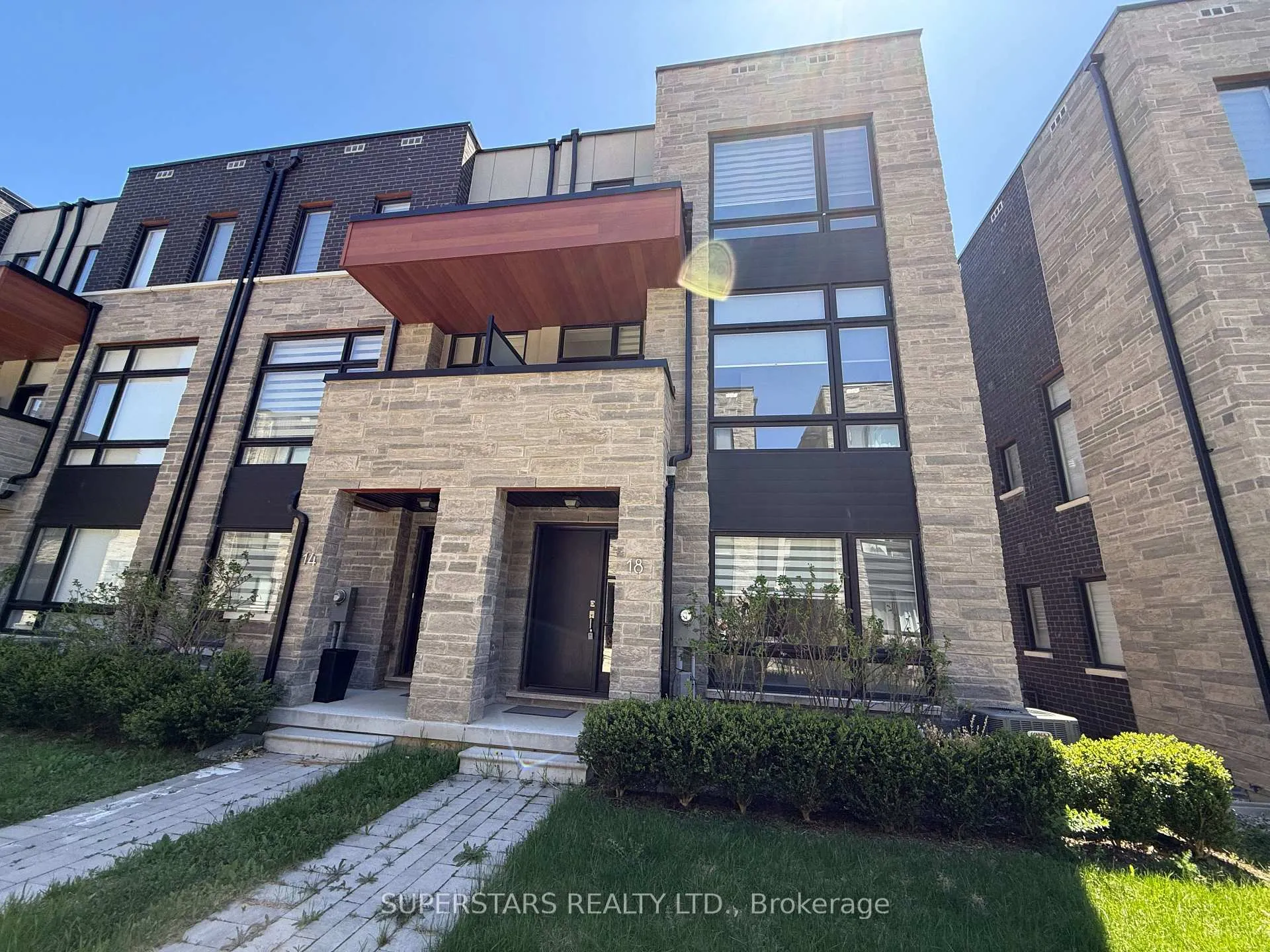 Photo 1 of 18 Mogul Road, Vaughan, Vellore Village — HOMEH
