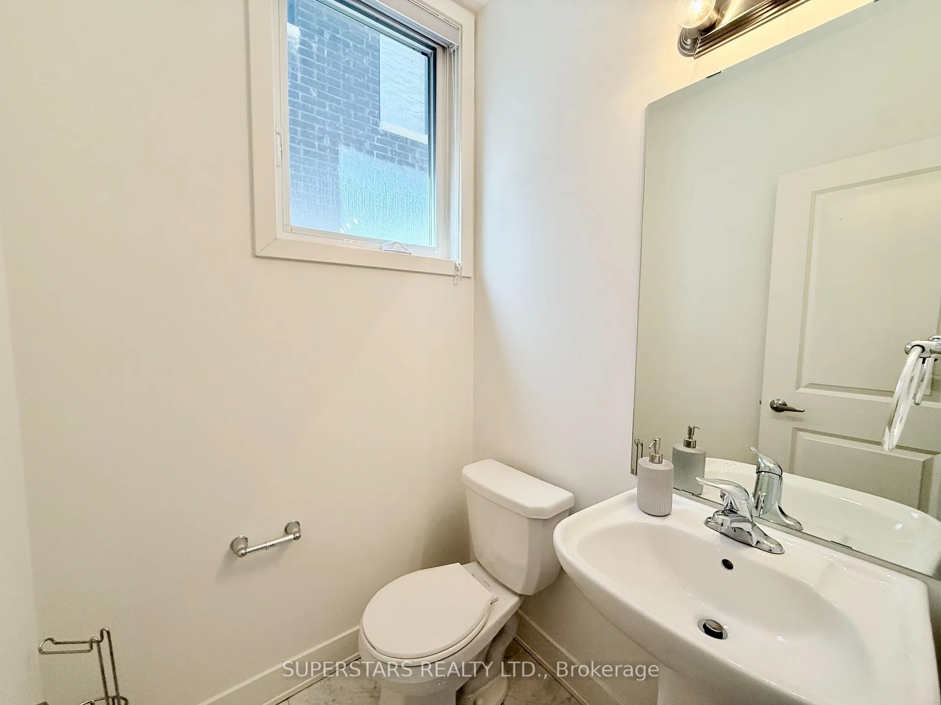 Photo 4 of 18 Mogul Road, Vaughan, Vellore Village — HOMEH