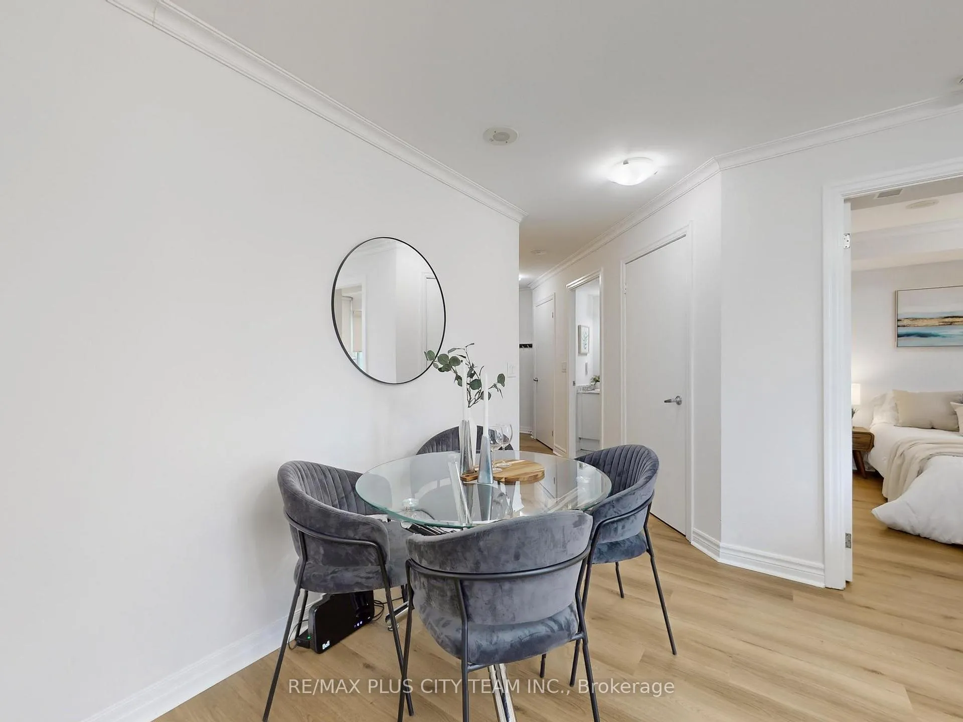 Photo 12 of Unit 502, 16 Yonge Street, Toronto, Waterfront Communities — HOMEH