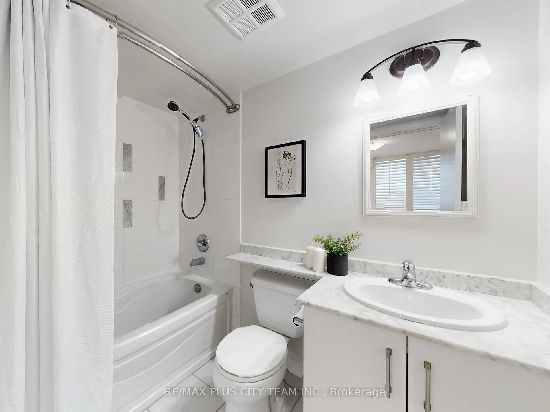Photo 21 of Unit 502, 16 Yonge Street, Toronto, Waterfront Communities — HOMEH