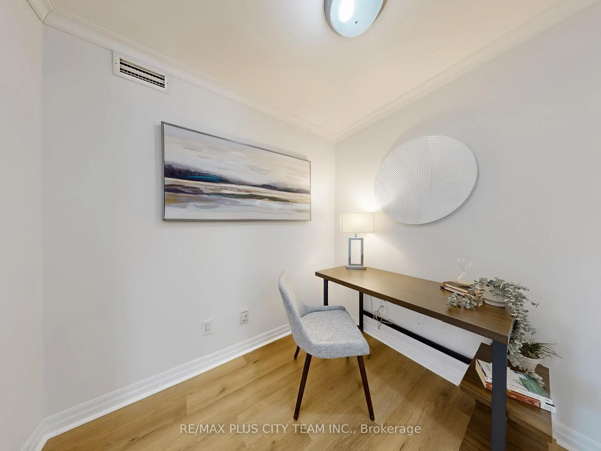 Photo 24 of Unit 502, 16 Yonge Street, Toronto, Waterfront Communities — HOMEH