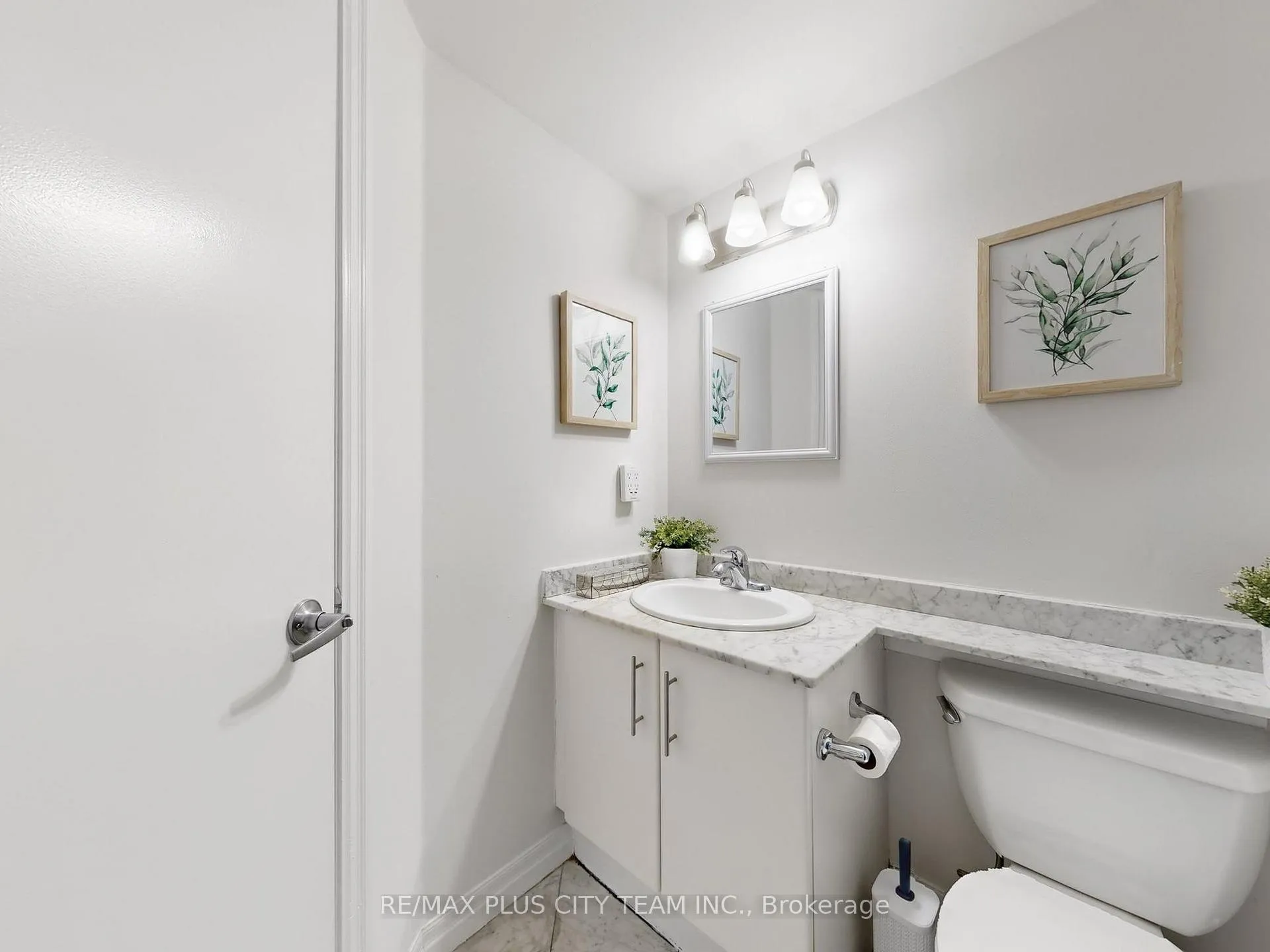 Photo 26 of Unit 502, 16 Yonge Street, Toronto, Waterfront Communities — HOMEH