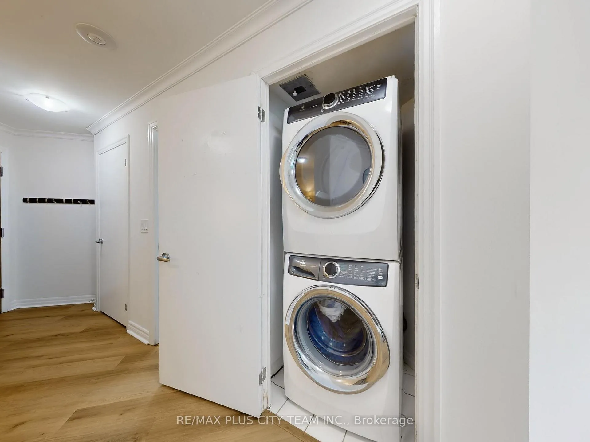 Photo 28 of Unit 502, 16 Yonge Street, Toronto, Waterfront Communities — HOMEH