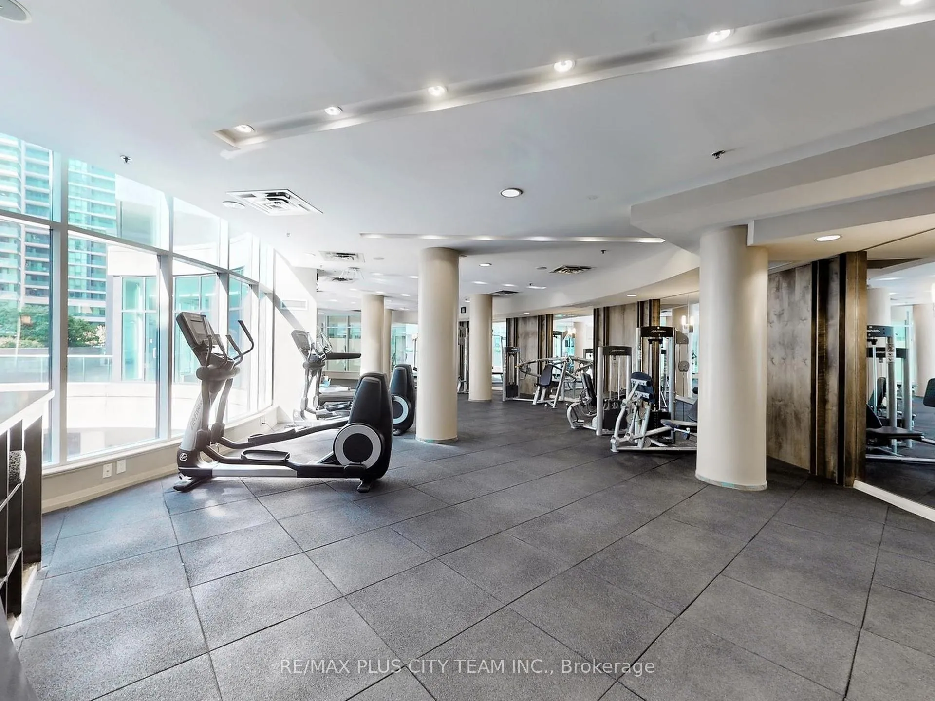 Photo 31 of Unit 502, 16 Yonge Street, Toronto, Waterfront Communities — HOMEH