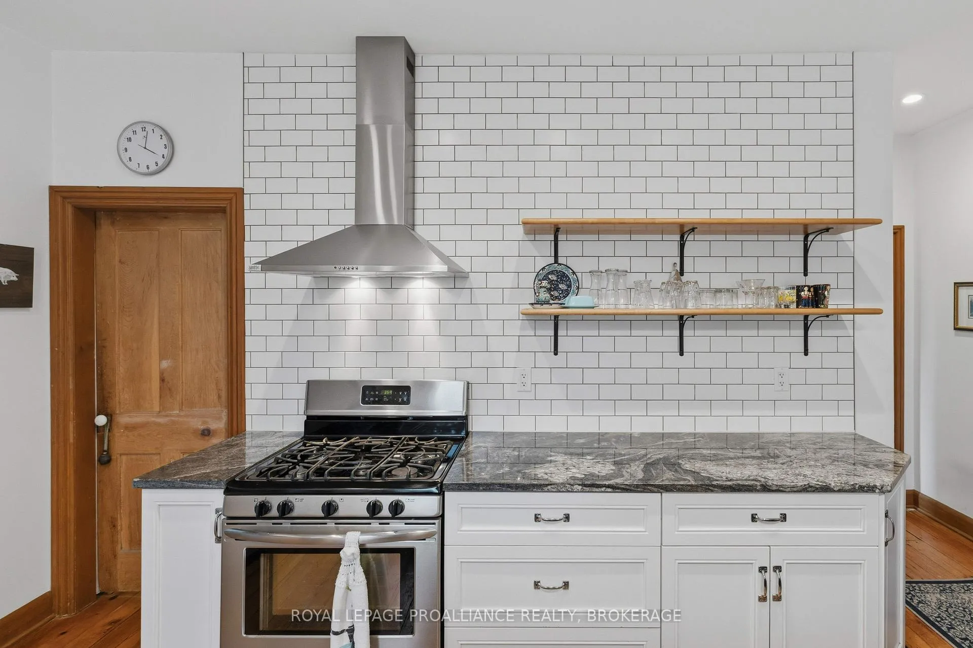 Photo 15 of 125 Arthur Street, Gananoque, Gananoque — HOMEH