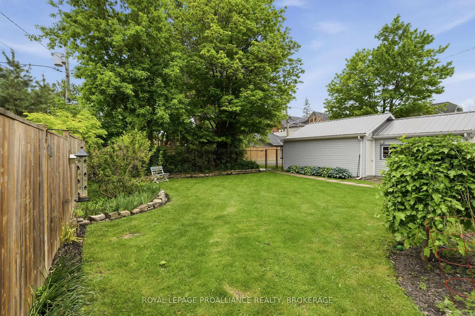 Photo 32 of 125 Arthur Street, Gananoque, Gananoque — HOMEH