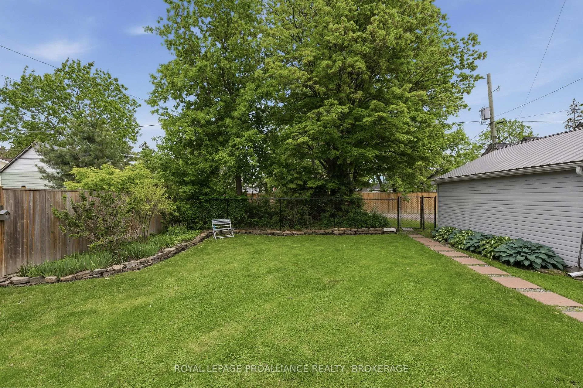 Photo 36 of 125 Arthur Street, Gananoque, Gananoque — HOMEH