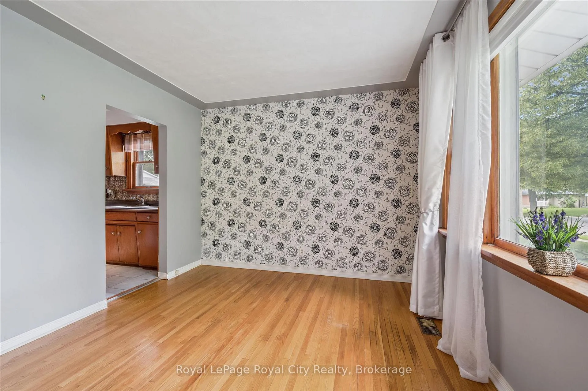 Photo 14 of 87 Cassino Avenue, Guelph, St. George's — HOMEH