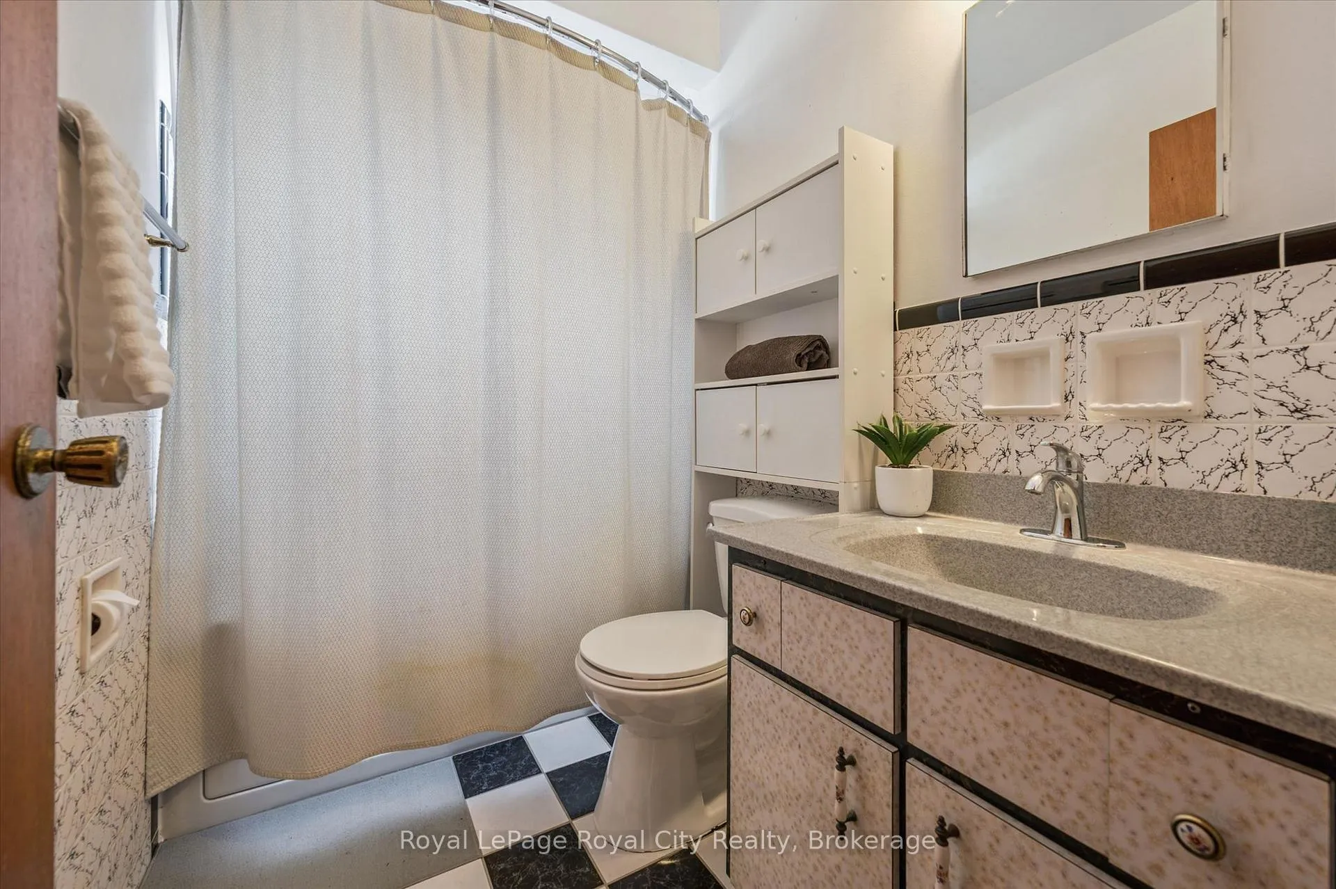 Photo 22 of 87 Cassino Avenue, Guelph, St. George's — HOMEH