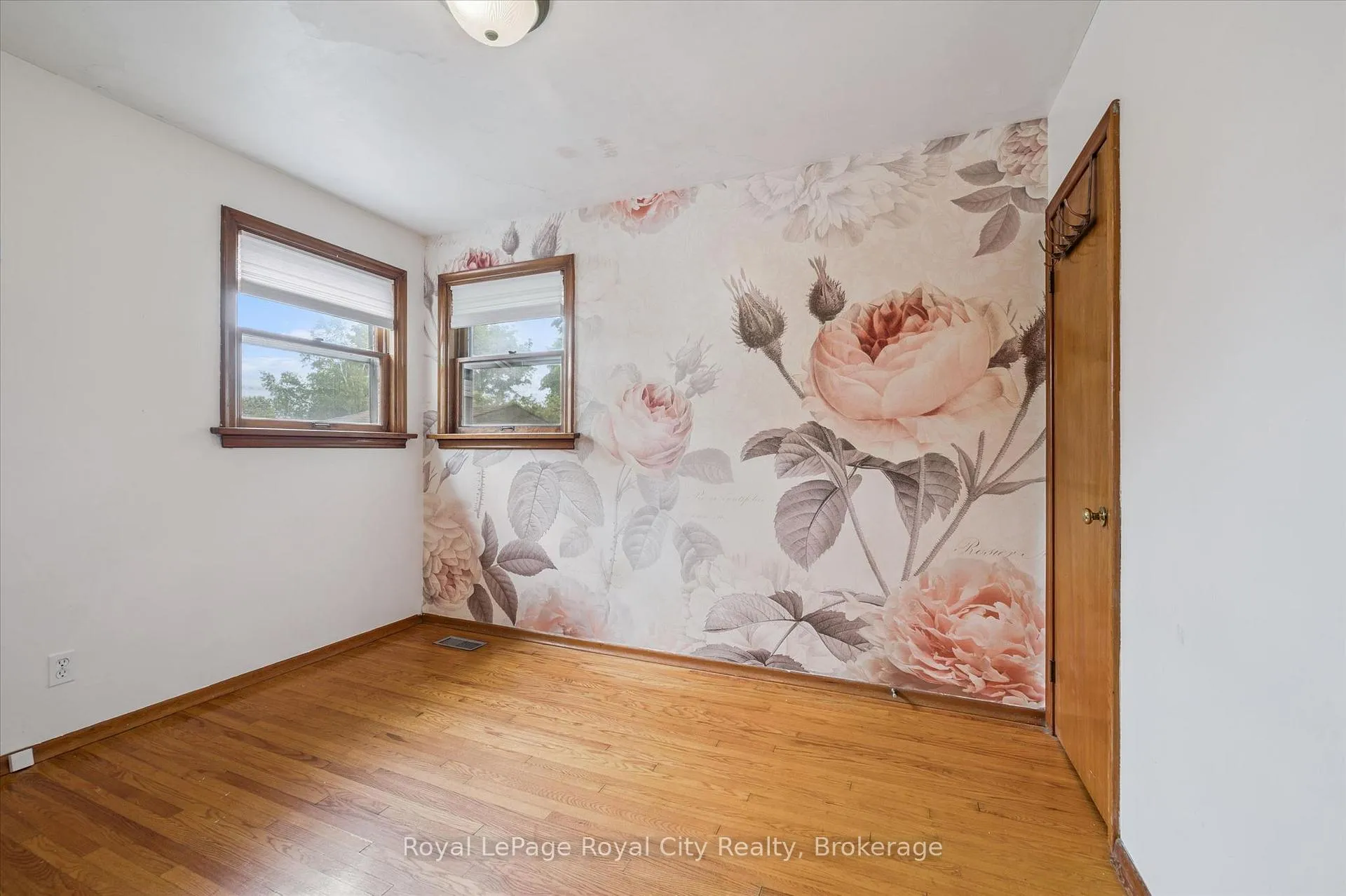 Photo 25 of 87 Cassino Avenue, Guelph, St. George's — HOMEH