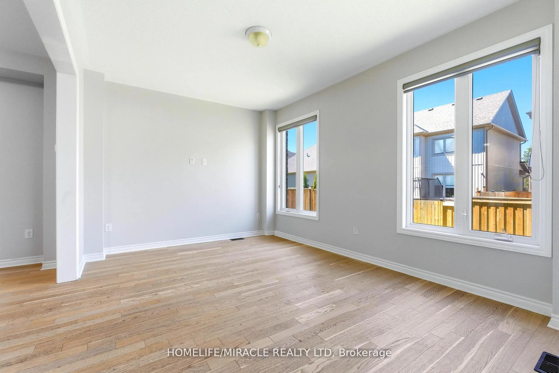 Photo 11 of 73 Tracey Lane, Collingwood — HOMEH