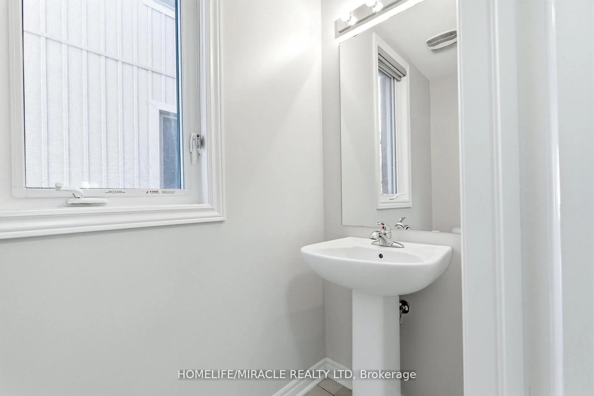 Photo 18 of 73 Tracey Lane, Collingwood — HOMEH