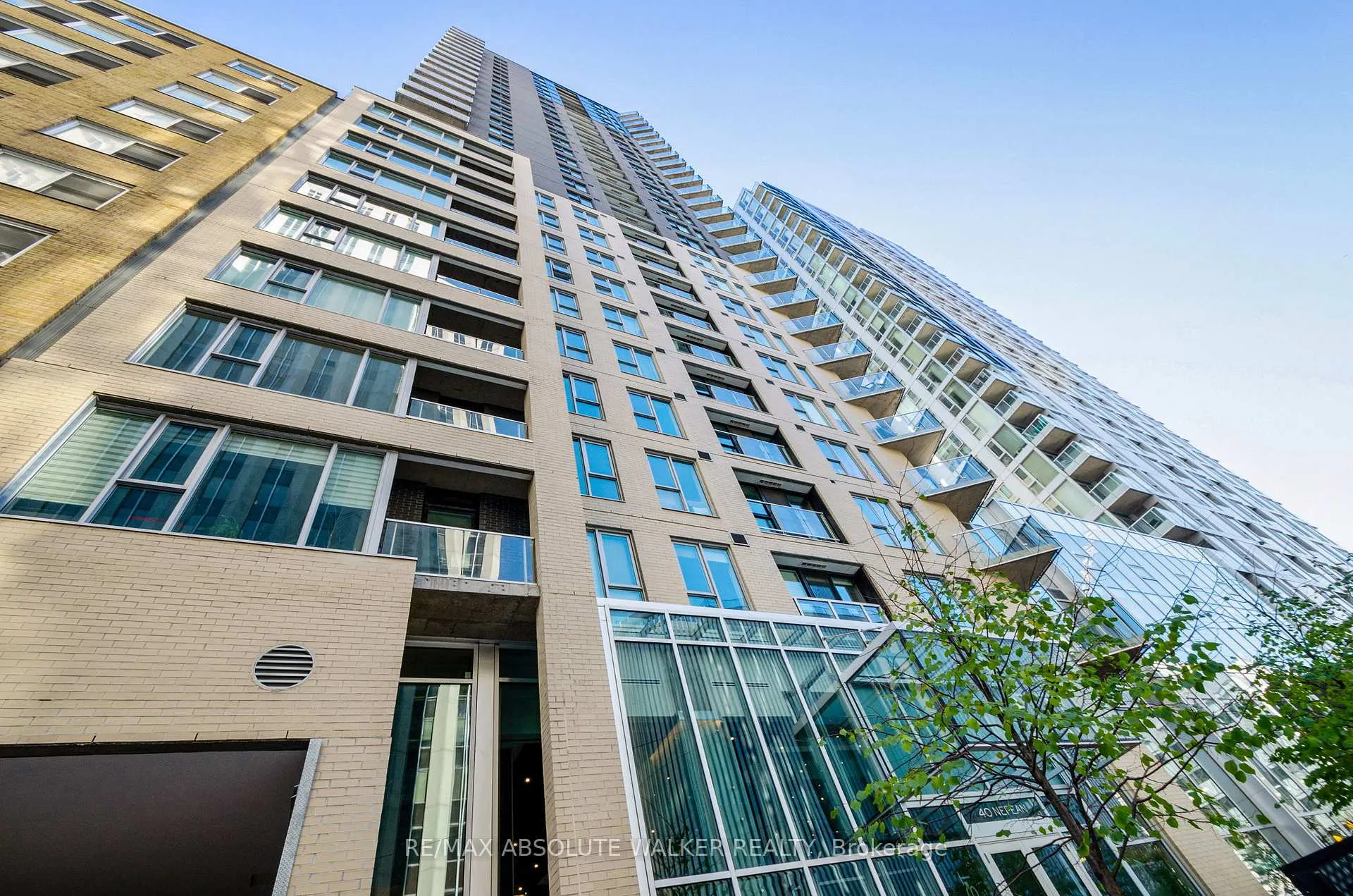 Front of Unit 2702, 40 Nepean Street
