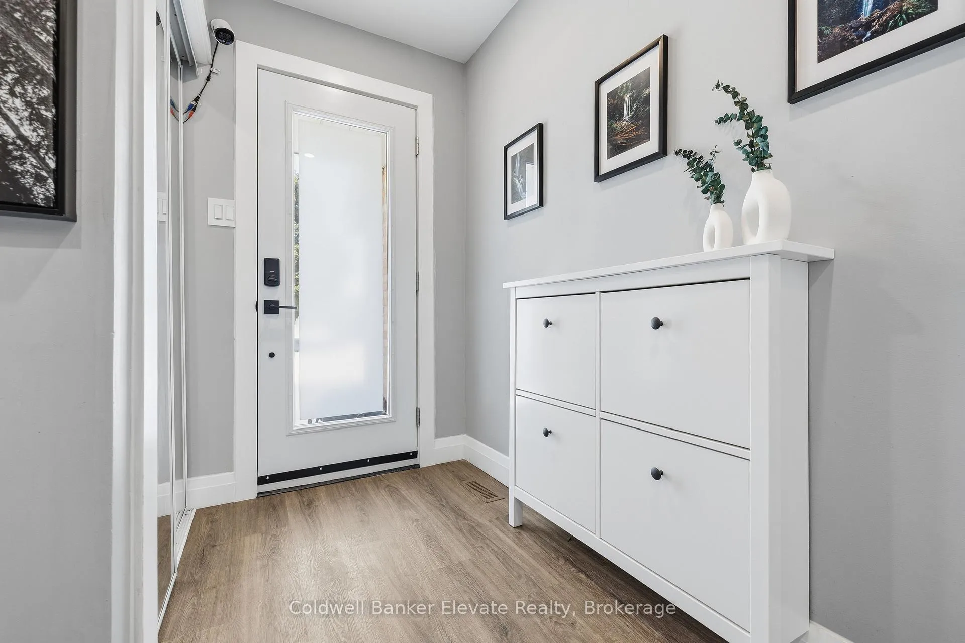 Photo 5 of 1799 Briarwood Drive, Cambridge — HOMEH
