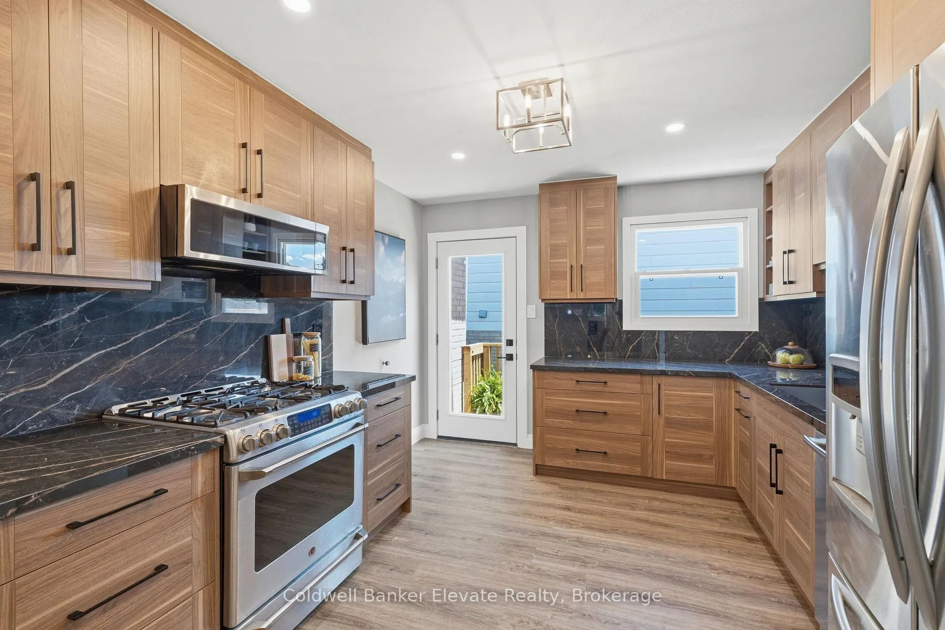 Photo 13 of 1799 Briarwood Drive, Cambridge — HOMEH