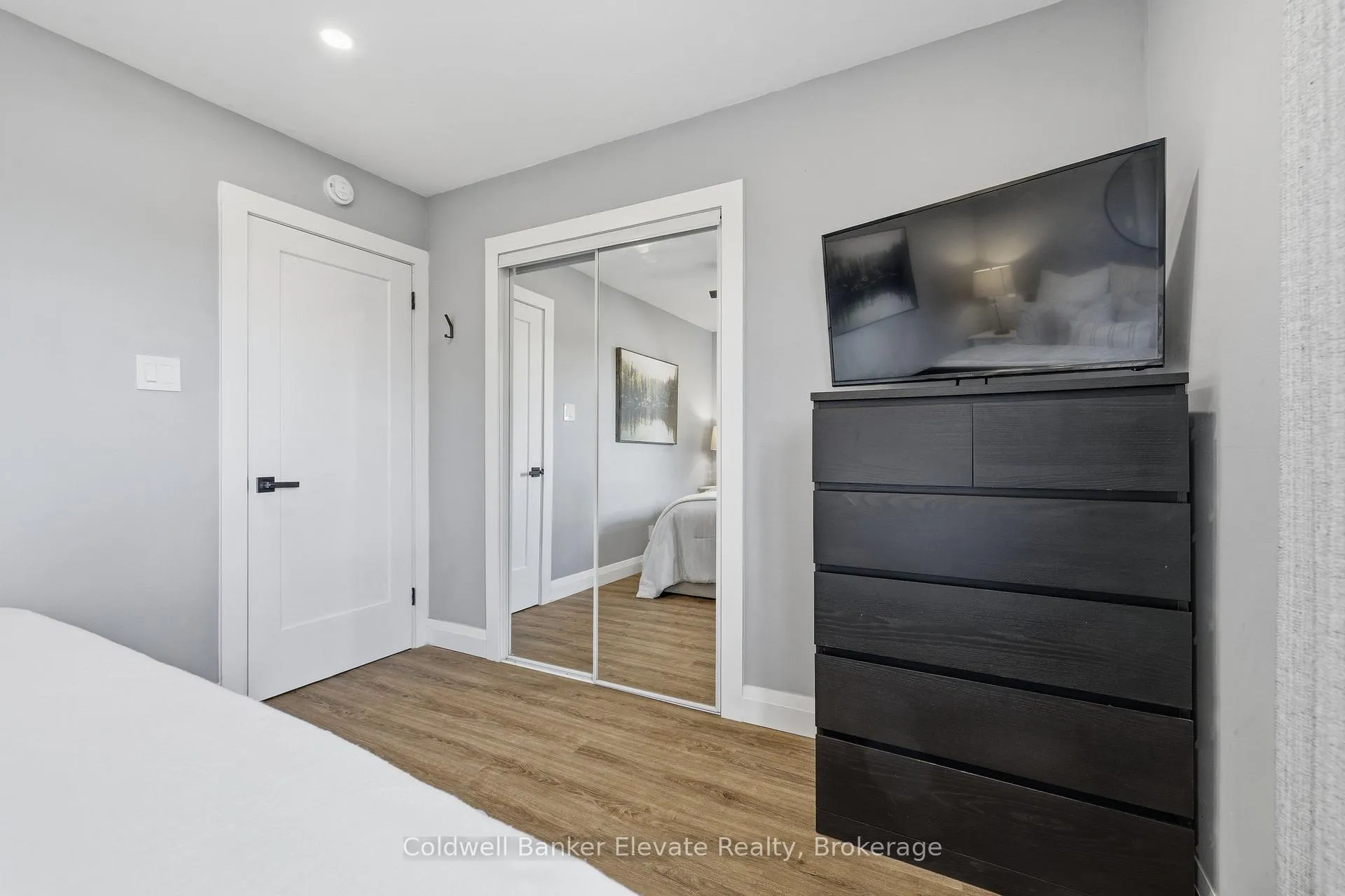 Photo 19 of 1799 Briarwood Drive, Cambridge — HOMEH