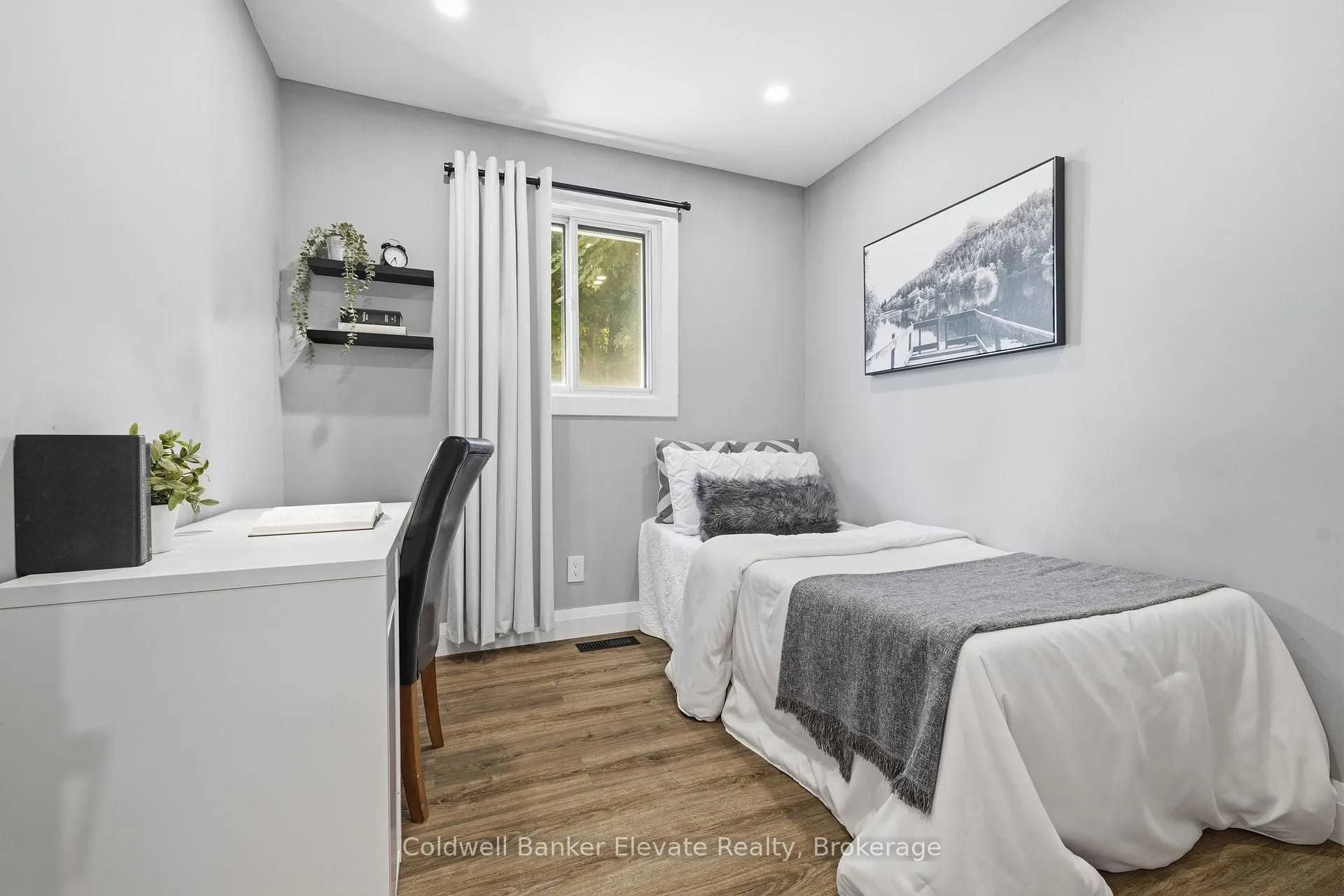 Photo 23 of 1799 Briarwood Drive, Cambridge — HOMEH