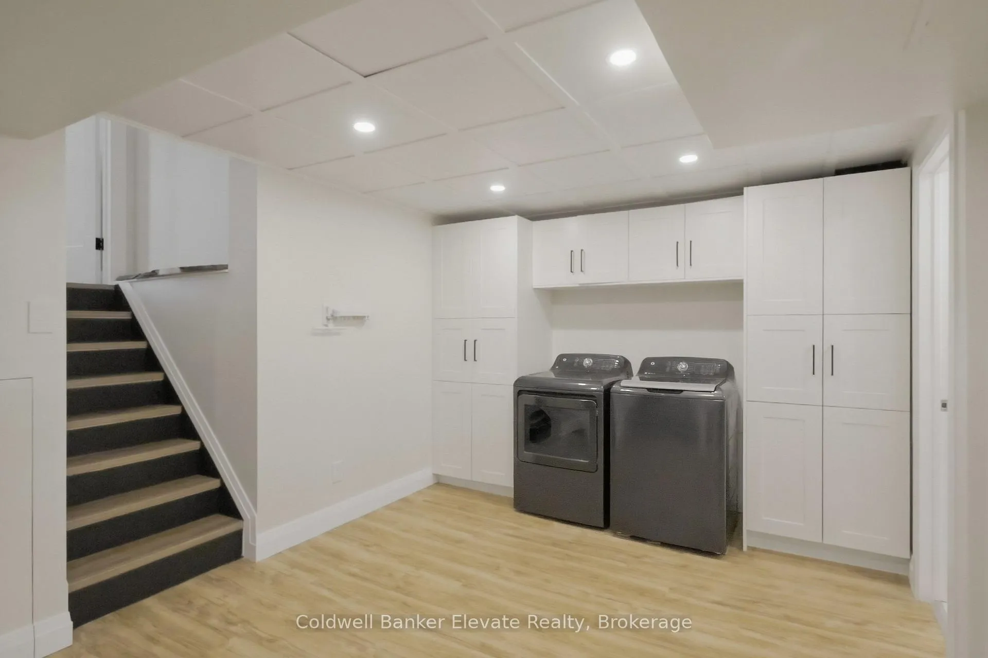 Photo 27 of 1799 Briarwood Drive, Cambridge — HOMEH