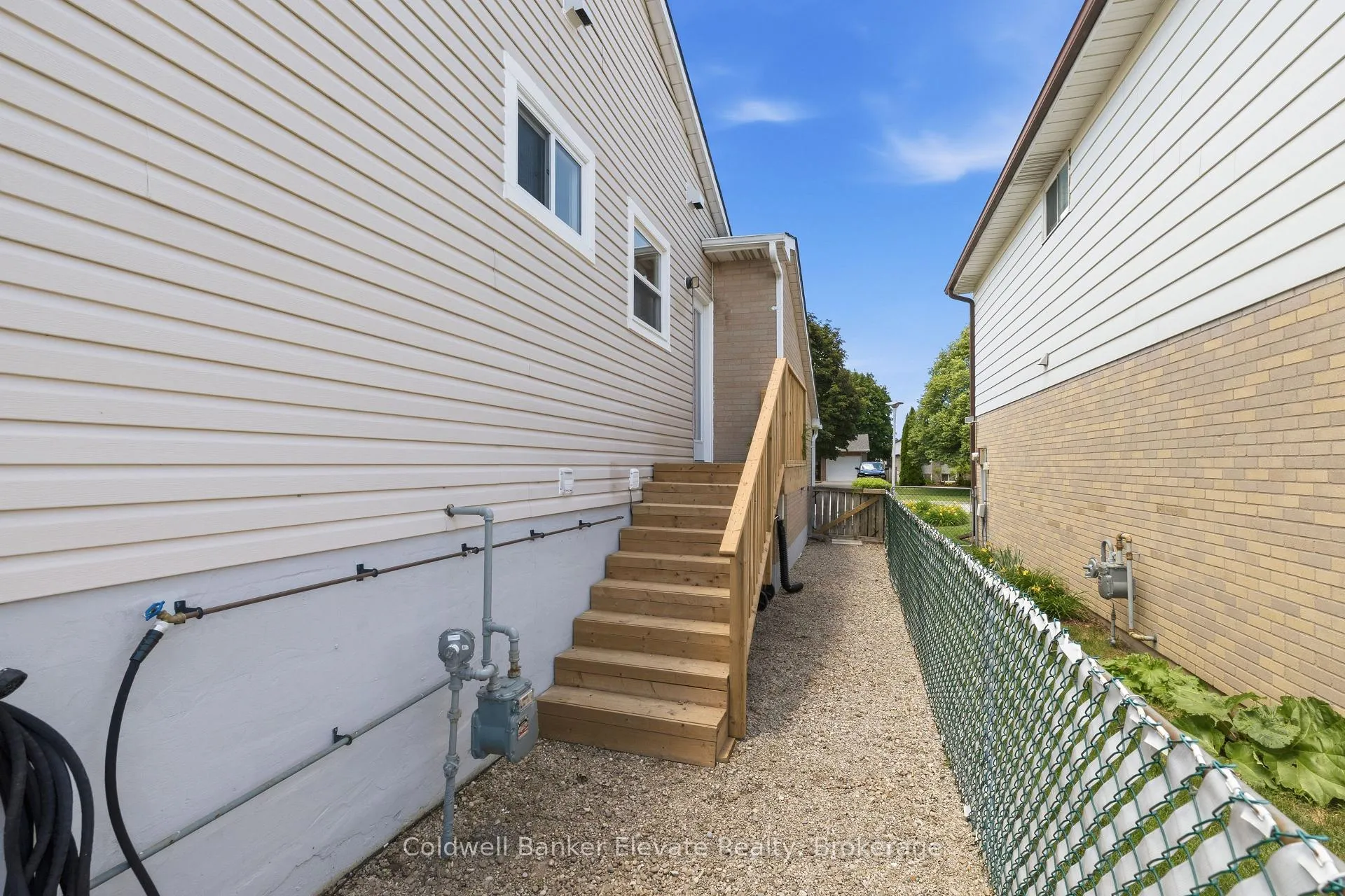 Photo 29 of 1799 Briarwood Drive, Cambridge — HOMEH