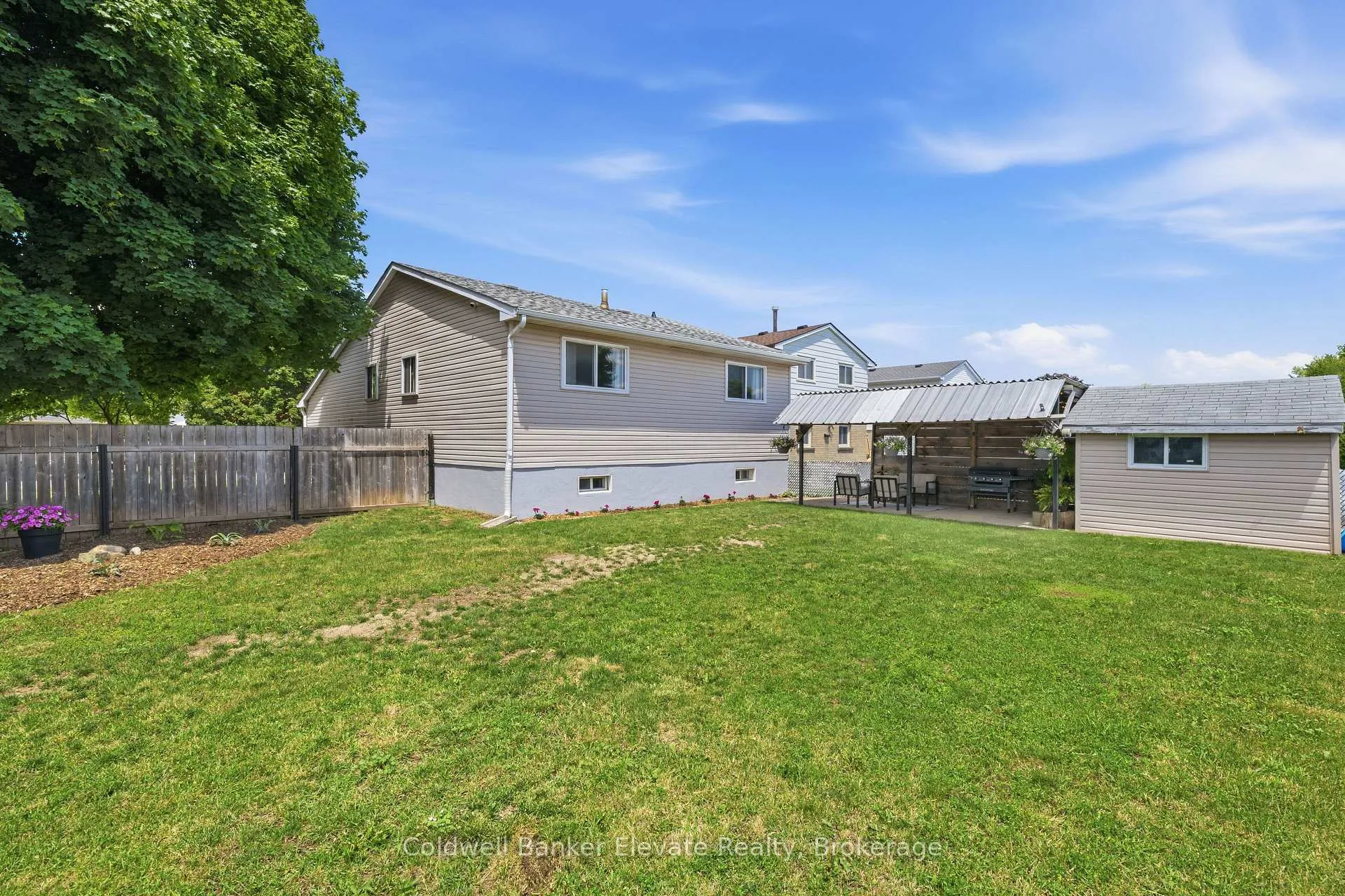 Photo 32 of 1799 Briarwood Drive, Cambridge — HOMEH