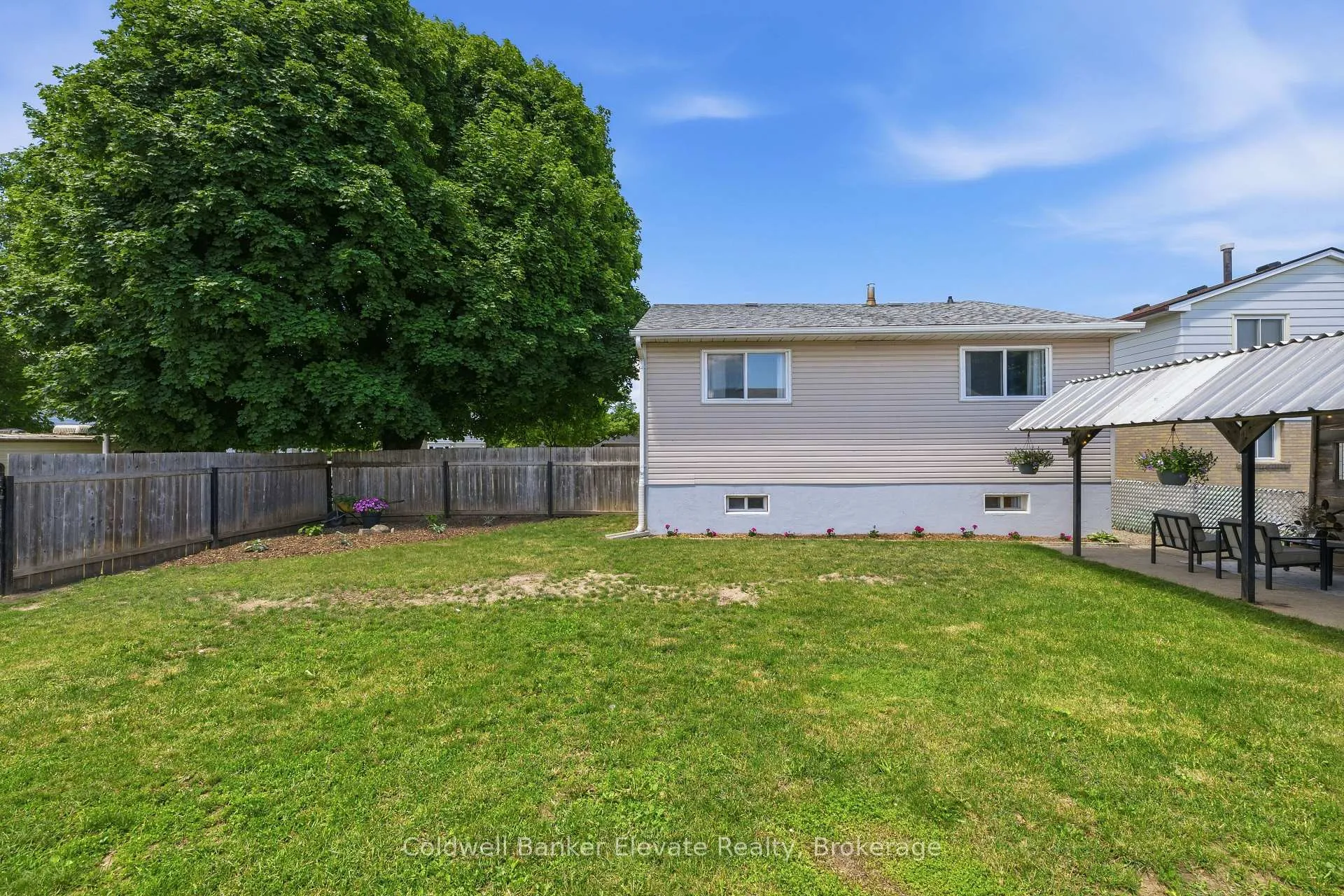 Photo 33 of 1799 Briarwood Drive, Cambridge — HOMEH