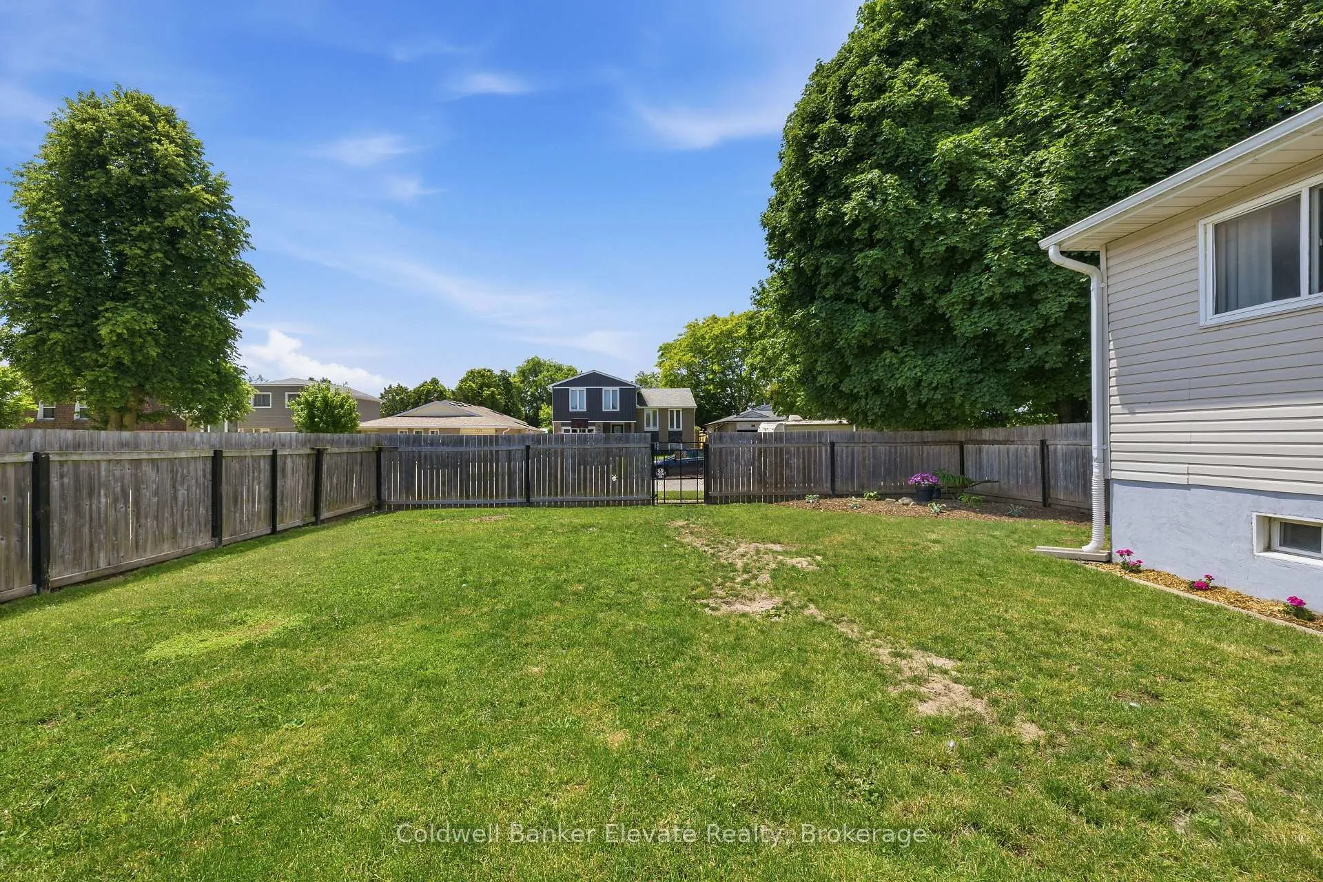 Photo 36 of 1799 Briarwood Drive, Cambridge — HOMEH