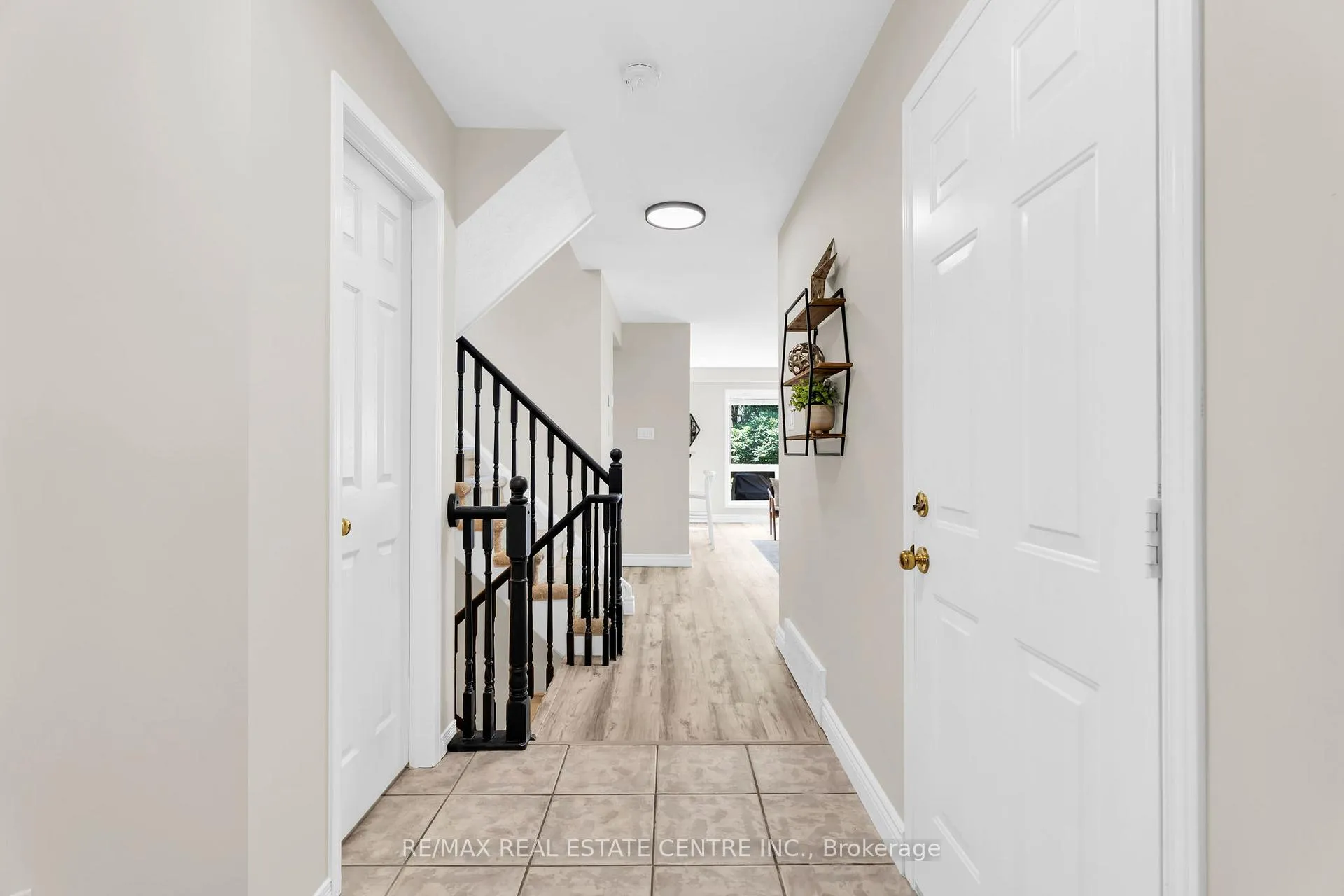 Photo 5 of 9 Settlers Road, Orangeville — HOMEH