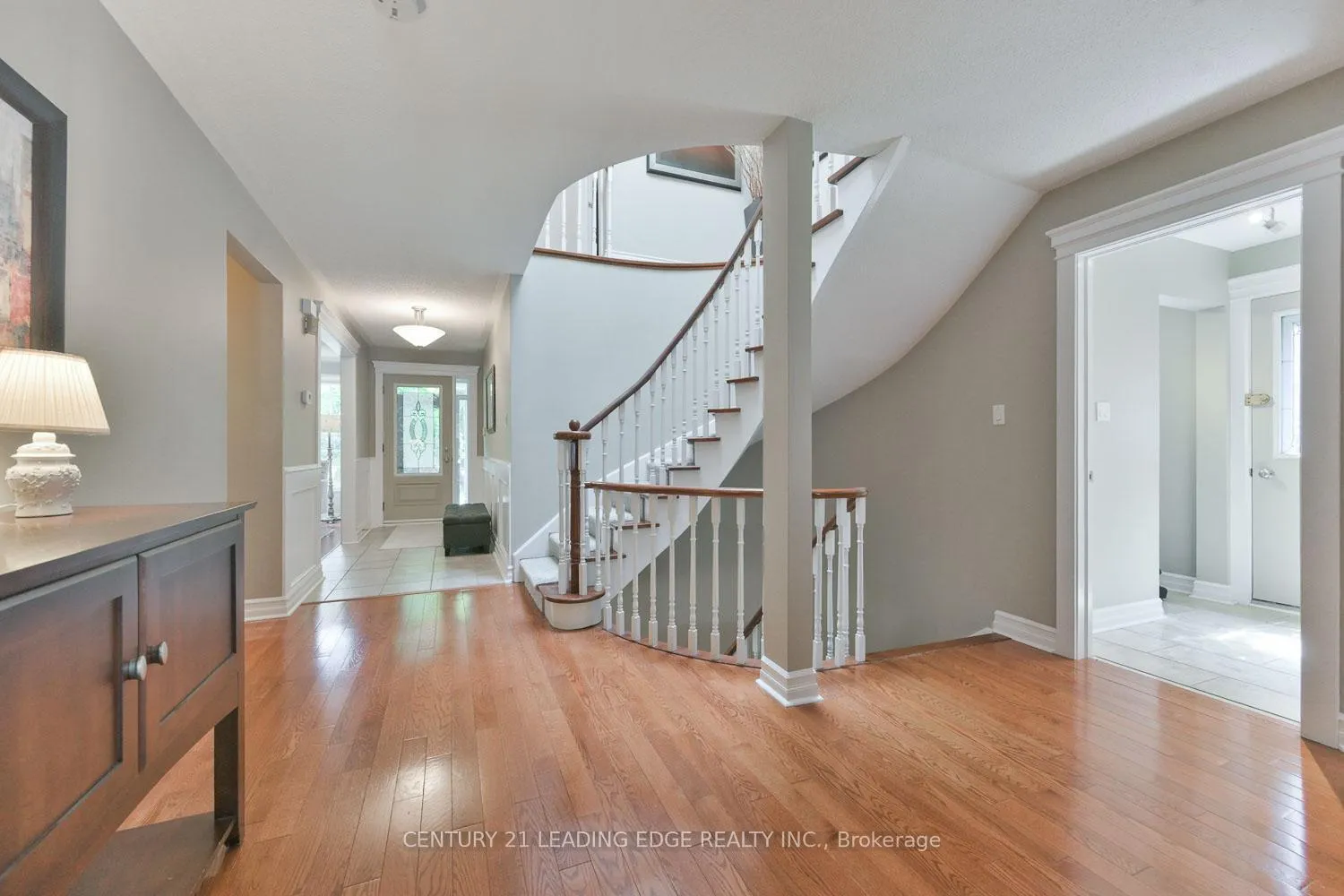 Photo 13 of 82 Penny Crescent, Markham, Markham Village — HOMEH