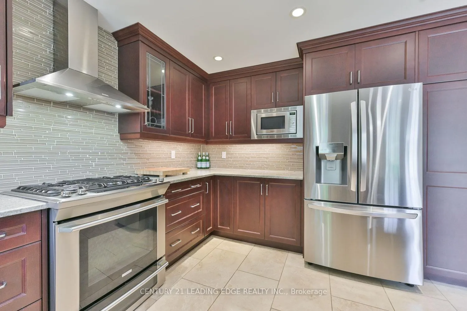 Photo 18 of 82 Penny Crescent, Markham, Markham Village — HOMEH