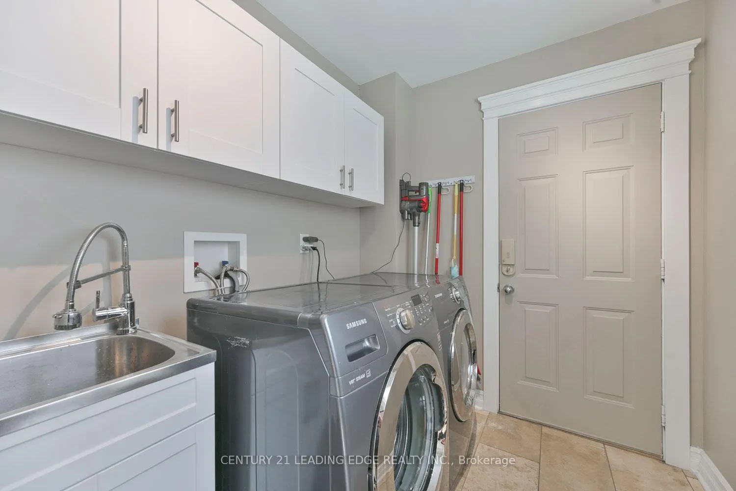 Photo 22 of 82 Penny Crescent, Markham, Markham Village — HOMEH