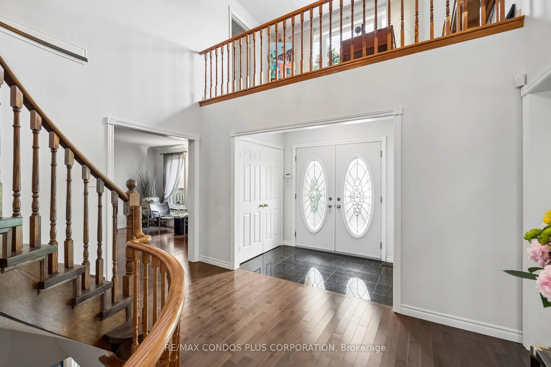 Photo 4 of 57 Delhi Crescent, Markham, Unionville — HOMEH