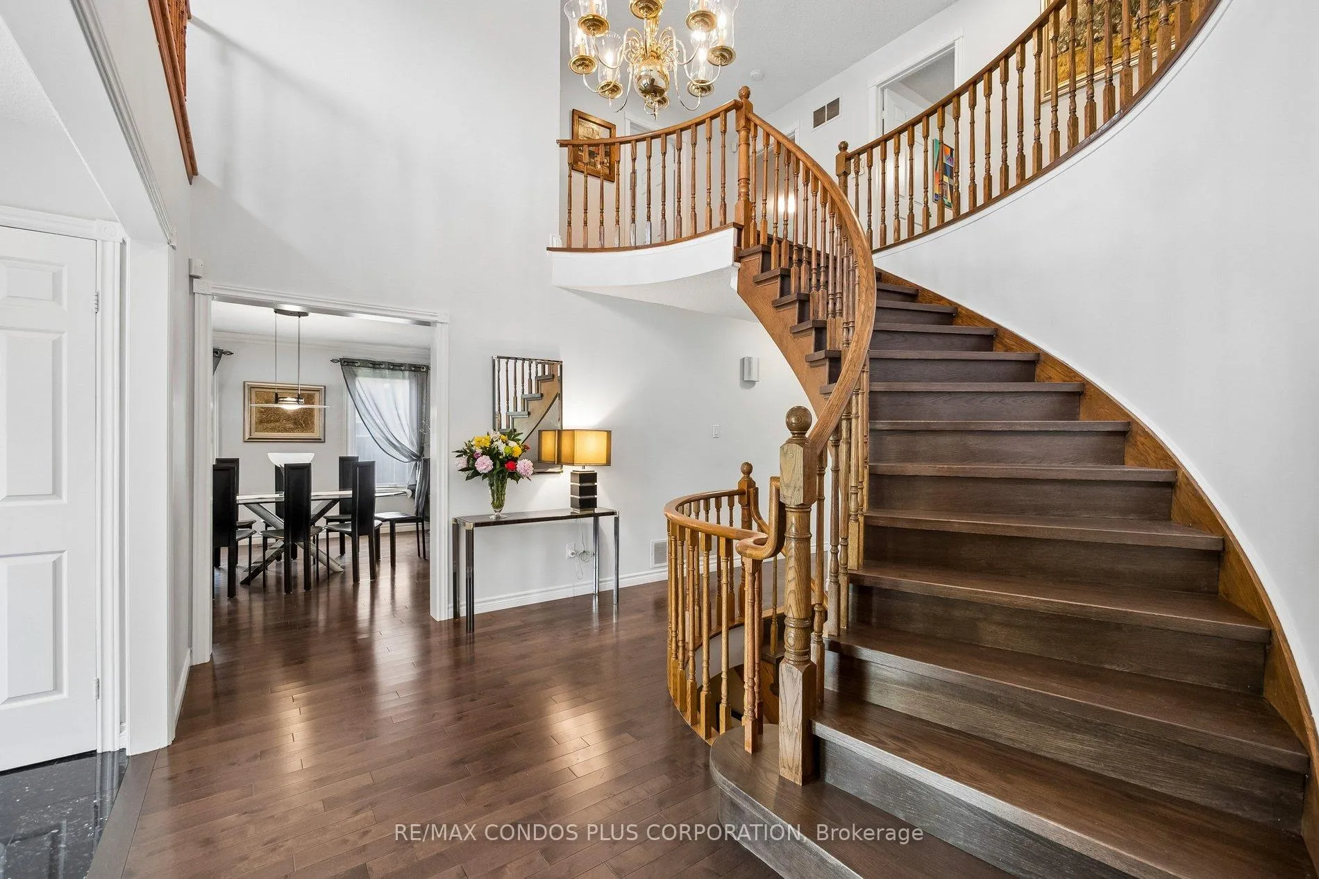 Photo 6 of 57 Delhi Crescent, Markham, Unionville — HOMEH