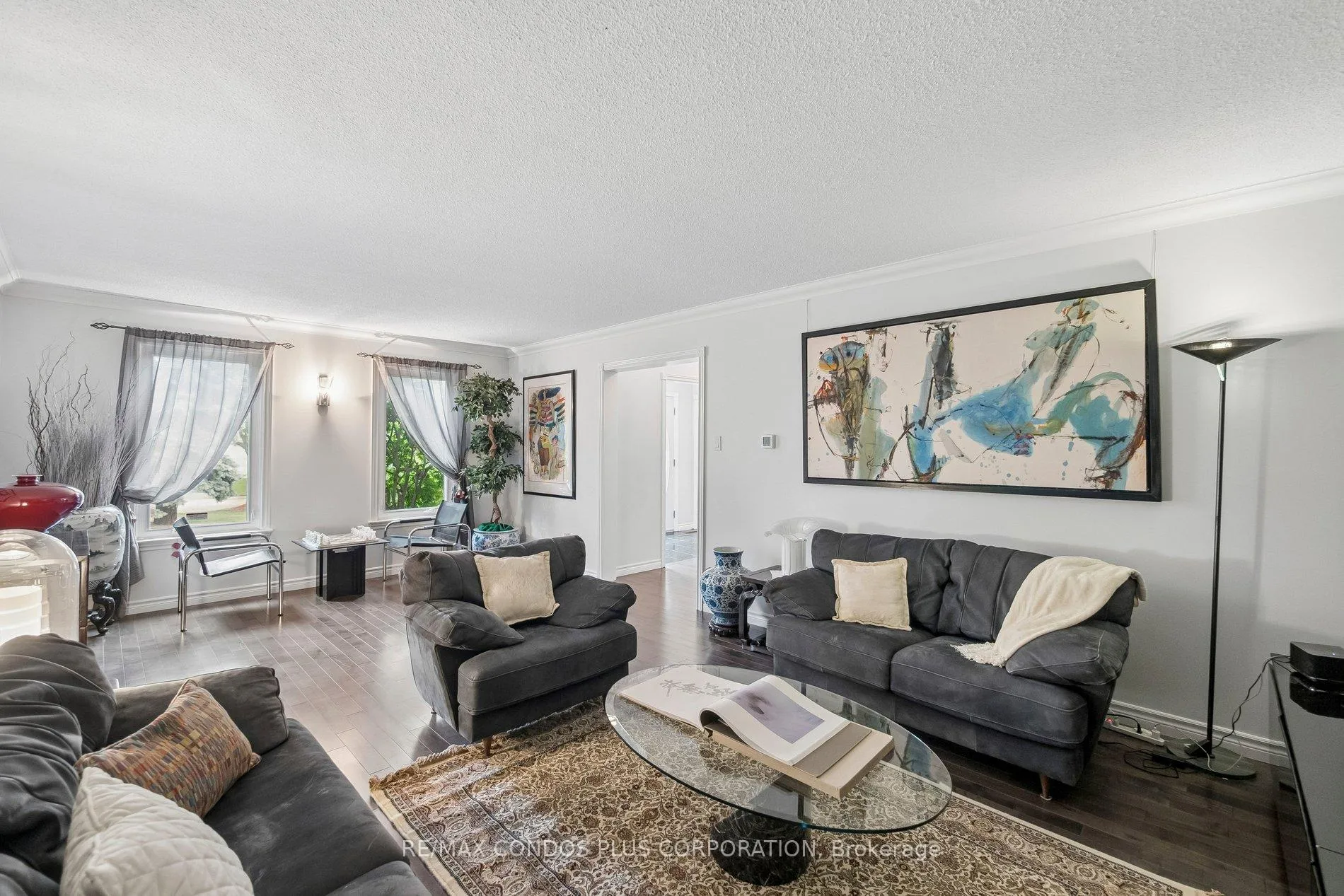 Photo 8 of 57 Delhi Crescent, Markham, Unionville — HOMEH