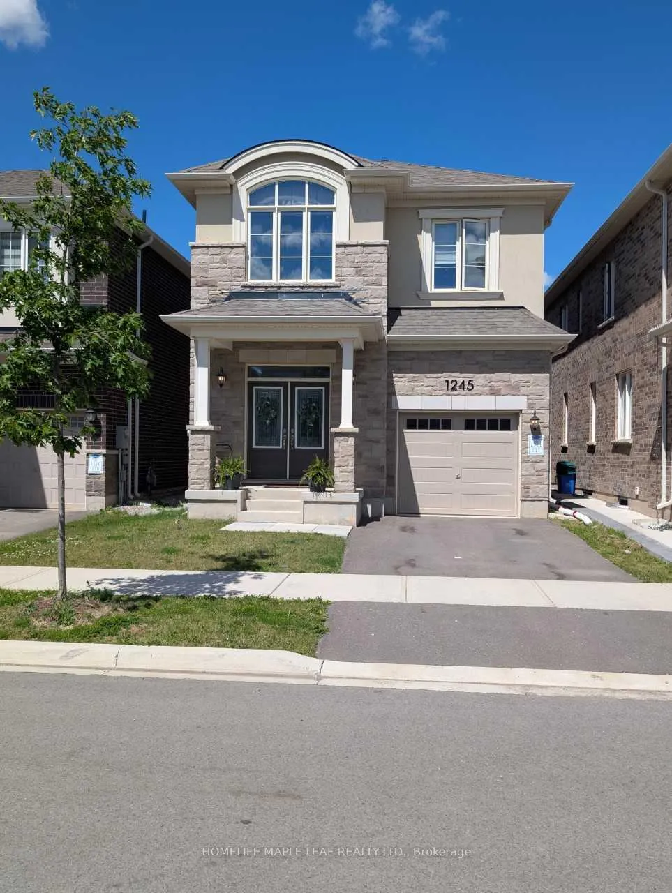 Photo 1 of 1245 Muskoka Heights, Milton, Bowes — HOMEH