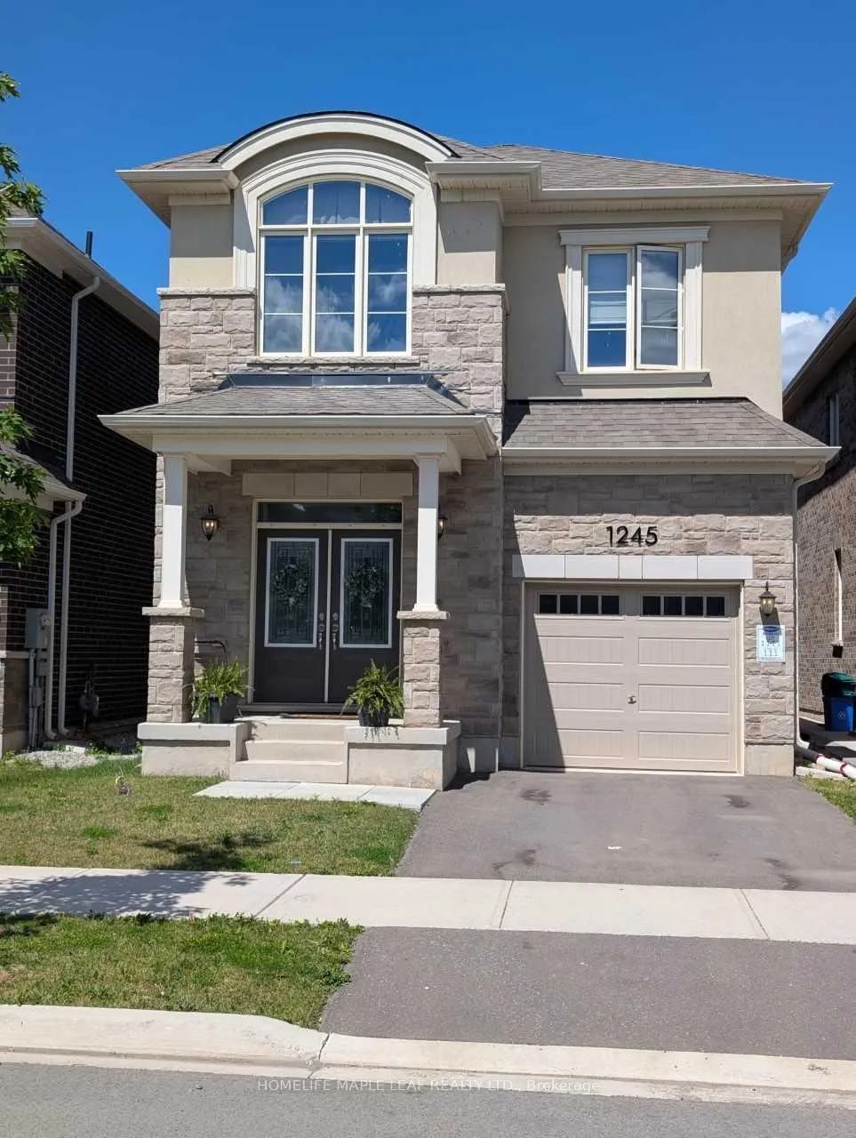 Photo 2 of 1245 Muskoka Heights, Milton, Bowes — HOMEH