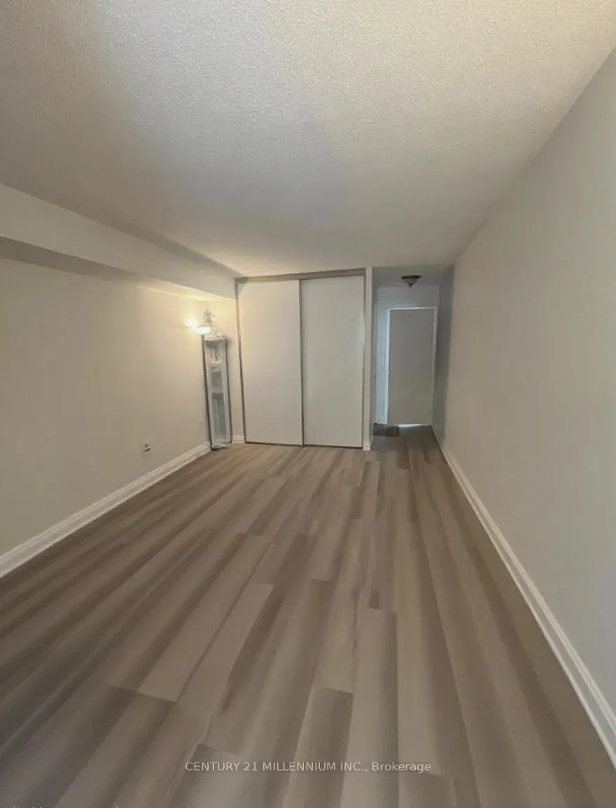 Photo 3 of Unit 1605, 26 Hanover Road, Brampton, Queen Street Corridor — HOMEH