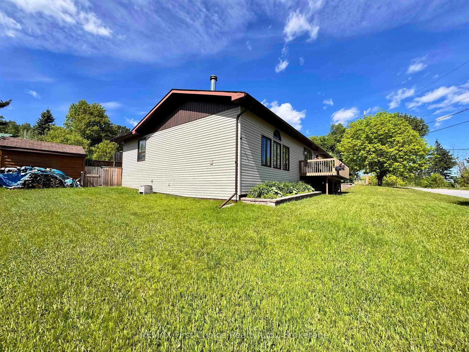 Photo 2 of 17 Kenora Road, Red Lake — HOMEH
