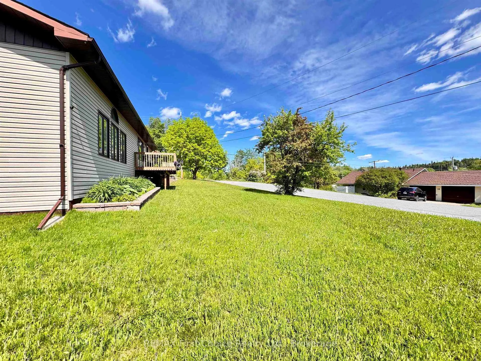 Photo 3 of 17 Kenora Road, Red Lake — HOMEH