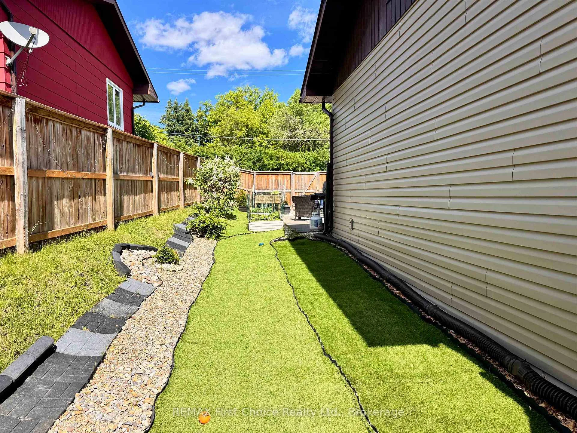 Photo 12 of 17 Kenora Road, Red Lake — HOMEH