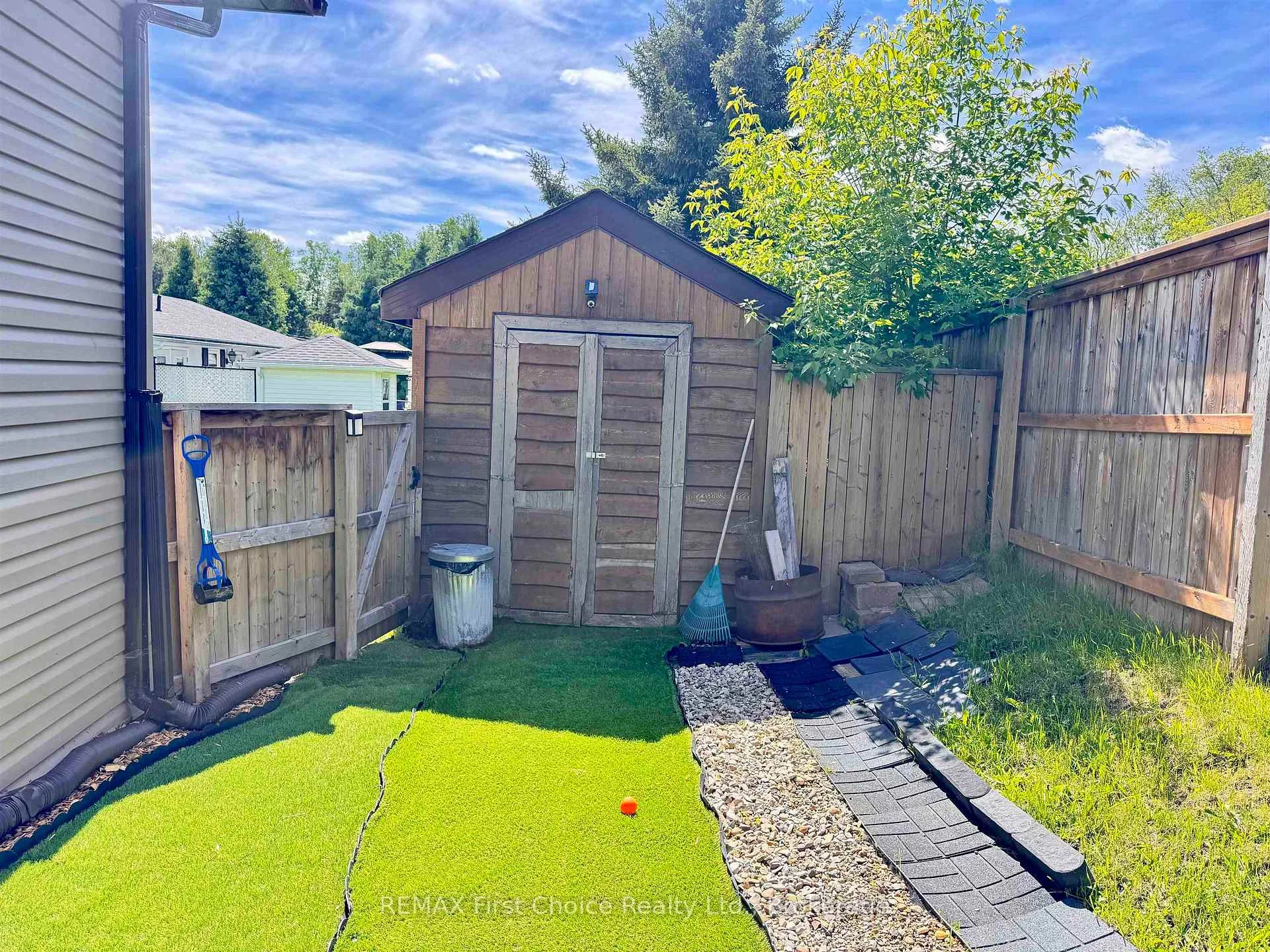 Photo 13 of 17 Kenora Road, Red Lake — HOMEH