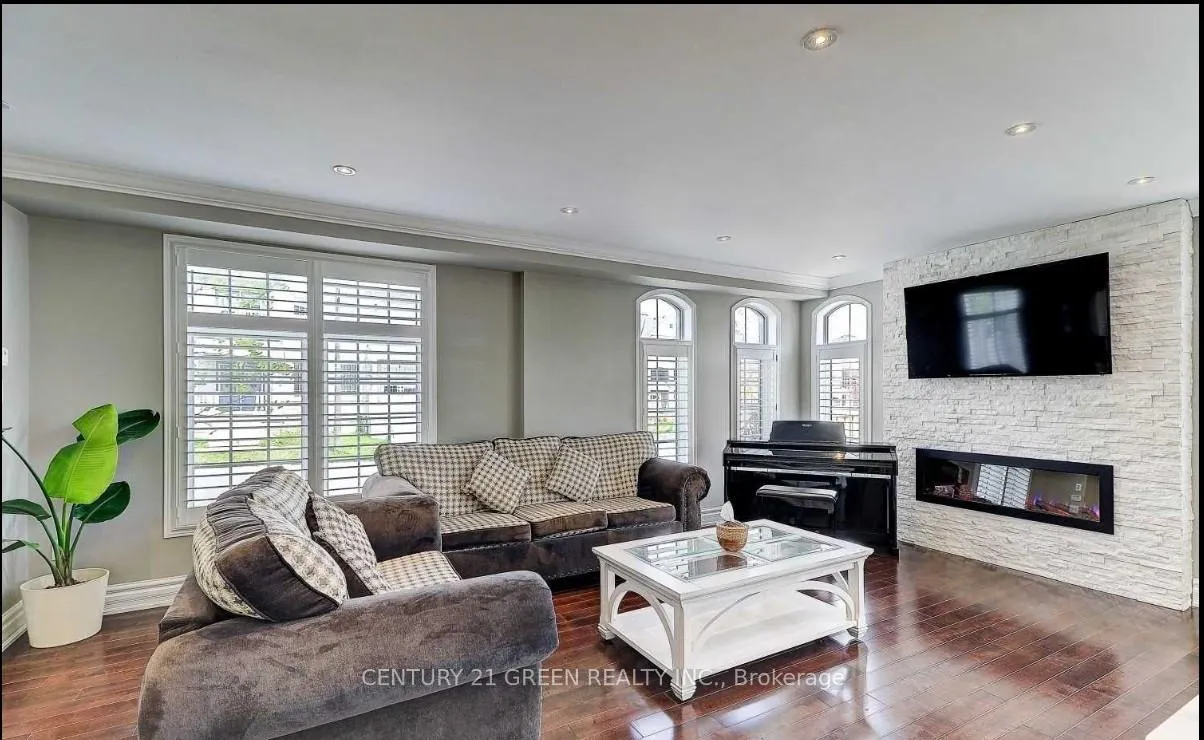 Photo 2 of 25 Holroyd Street, Ajax, Central East — HOMEH