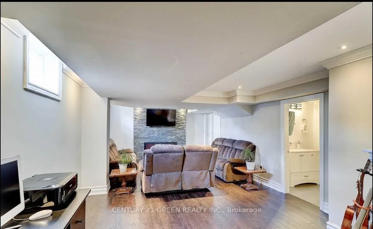 Photo 10 of 25 Holroyd Street, Ajax, Central East — HOMEH