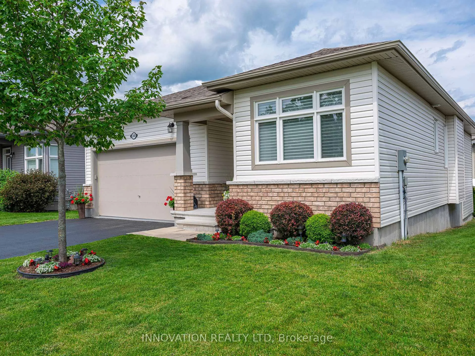 Photo 3 of 249 Edey Street, Arnprior, Arnprior — HOMEH