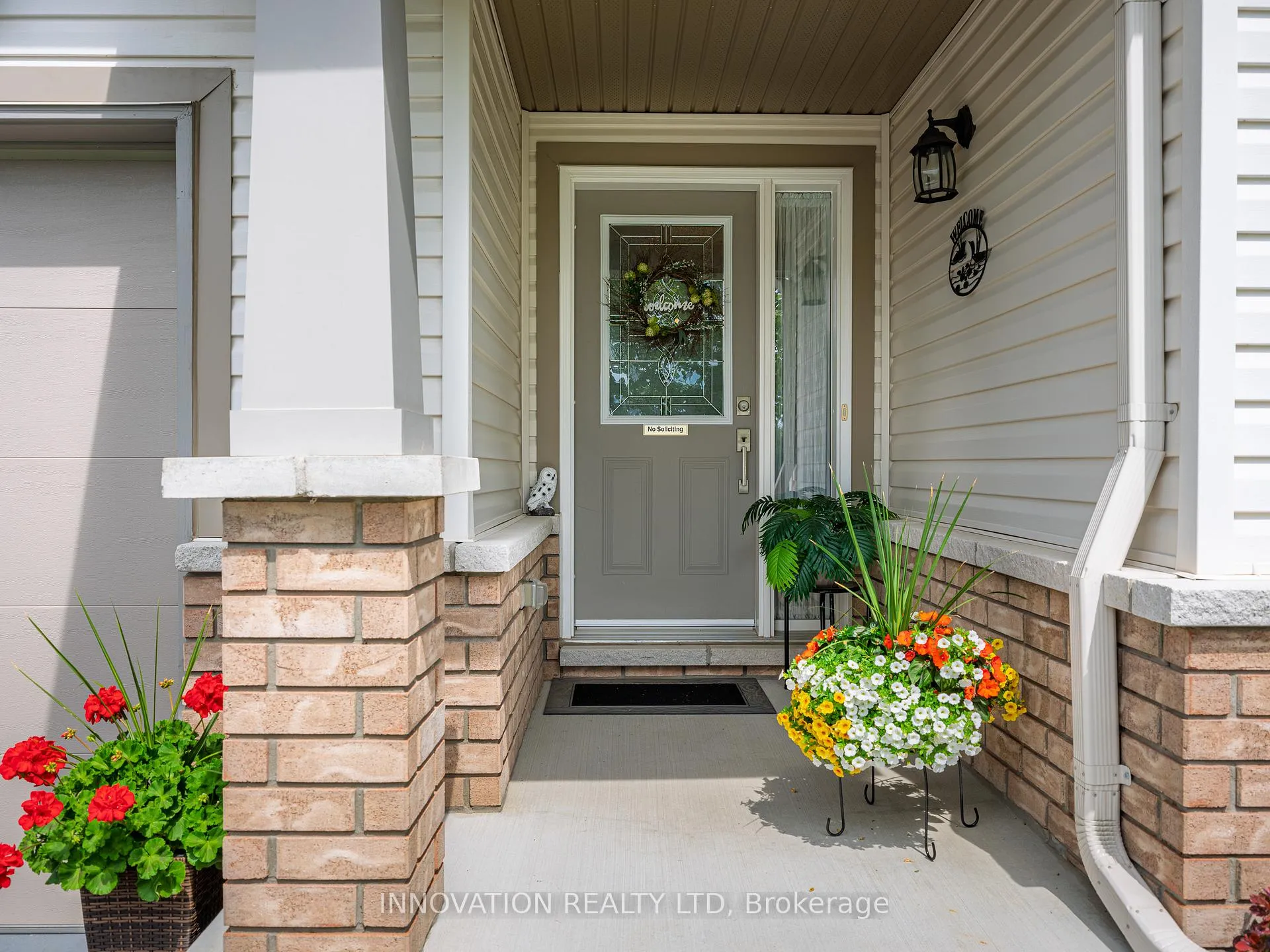 Photo 4 of 249 Edey Street, Arnprior, Arnprior — HOMEH
